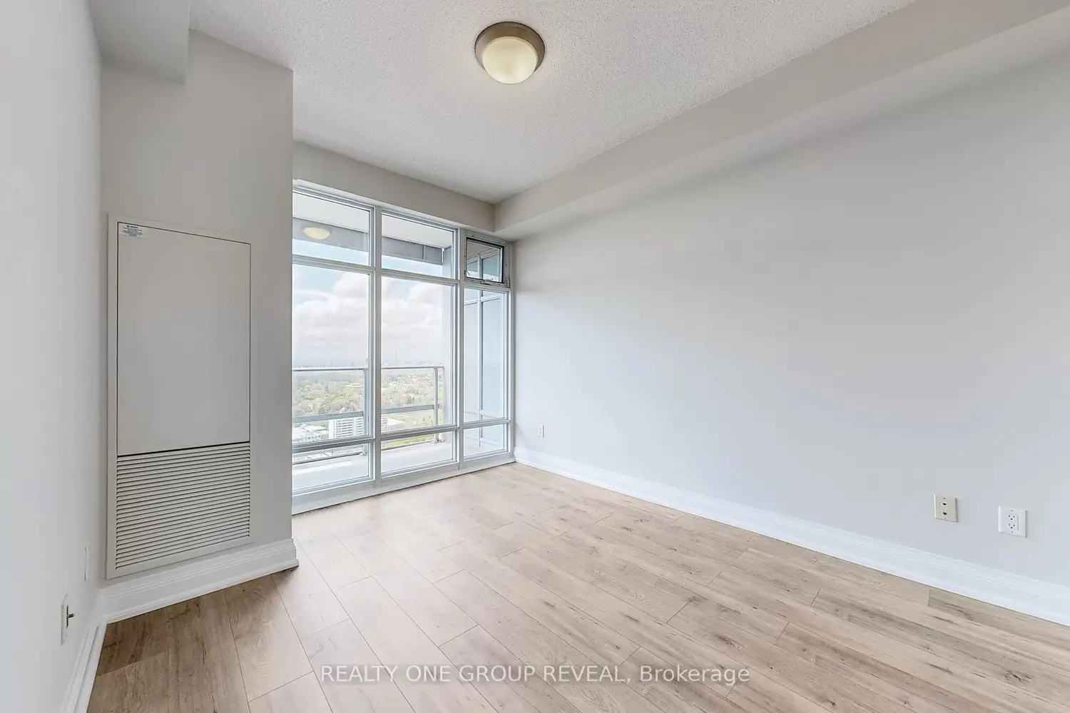 Additional image 10 of 2191 Yonge Street 3707
