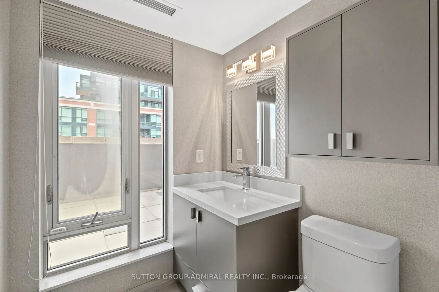 Additional image 11 of 555 Wilson Avenue 703E