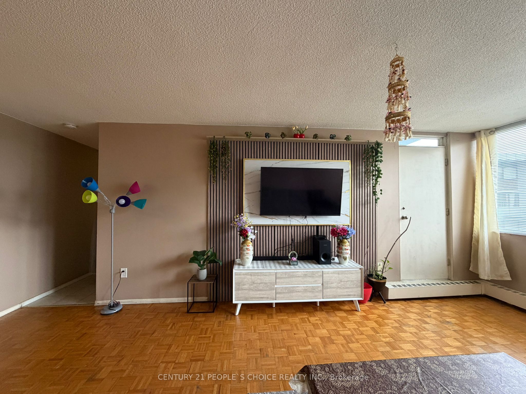 725-2121 Roche Court, Mississauga, ON, L5K 2C7
