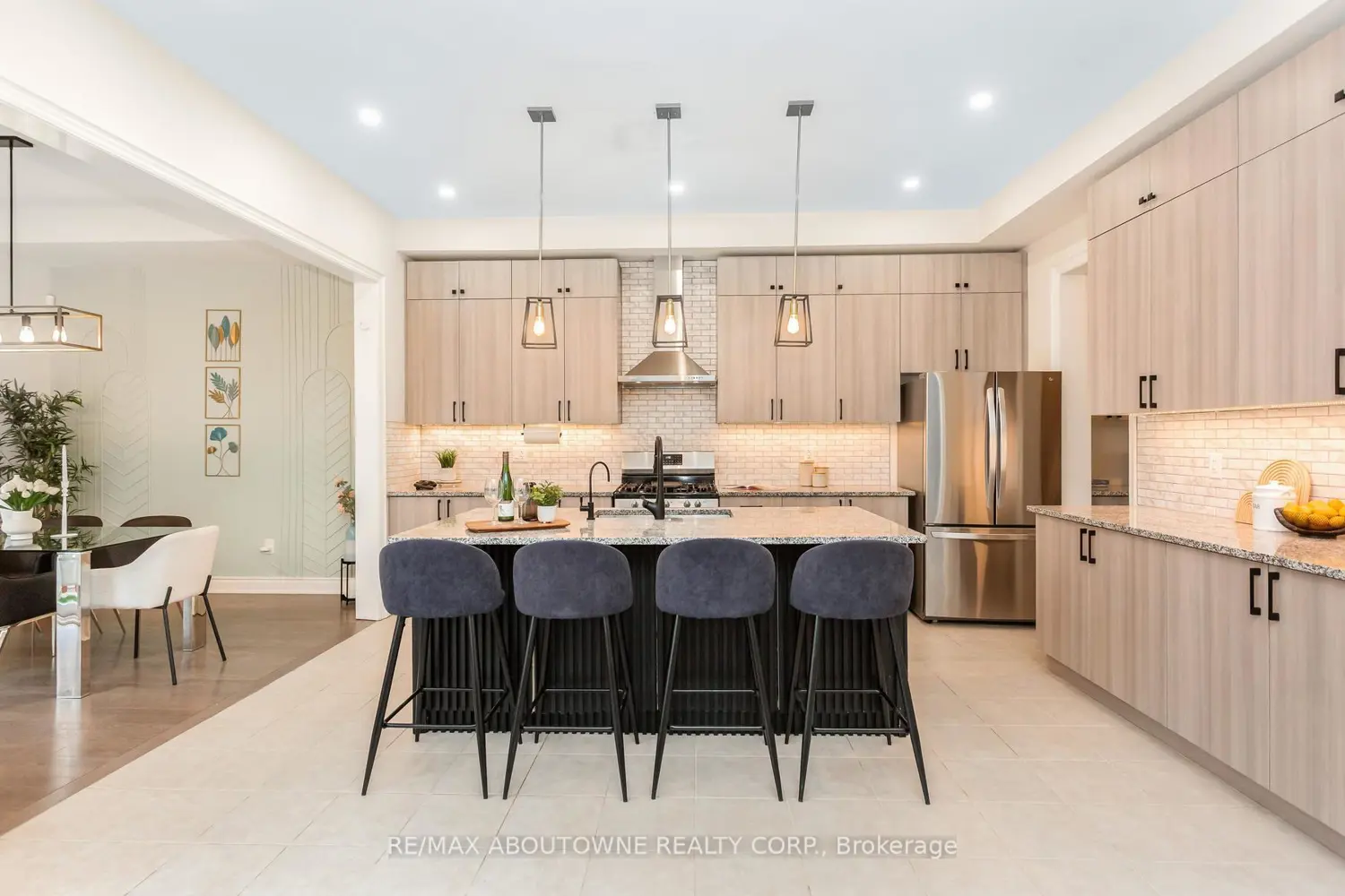 Additional image 7 of 3294 Millicent Avenue