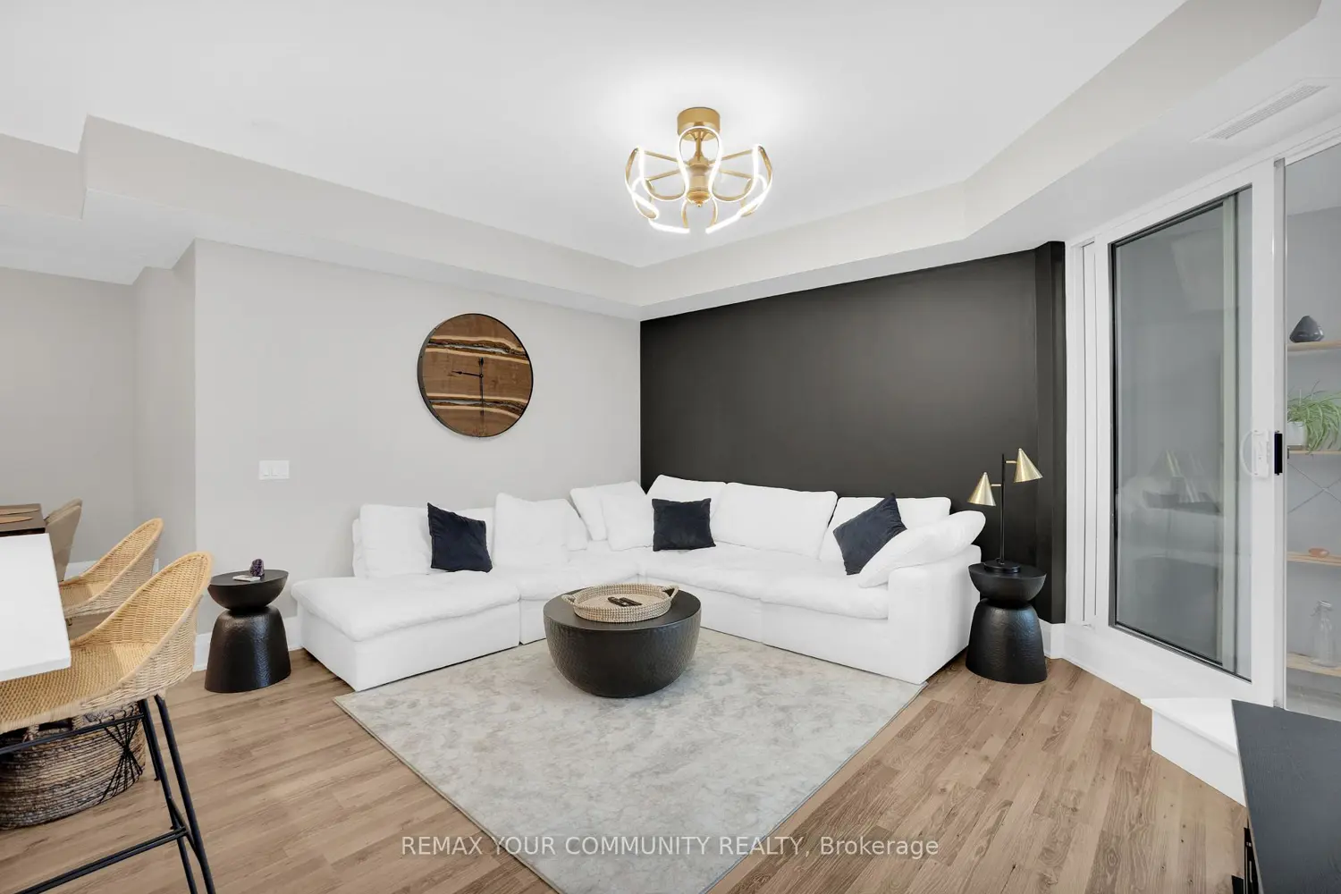 Additional image 10 of 9085 Jane Street 523