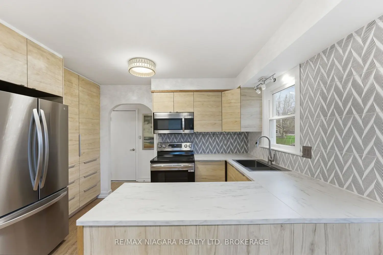 Additional image 2 of 355 Bernard Avenue