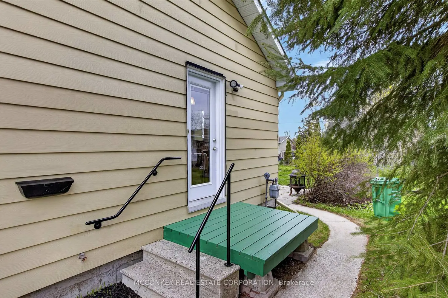 834 Crowley Crescent