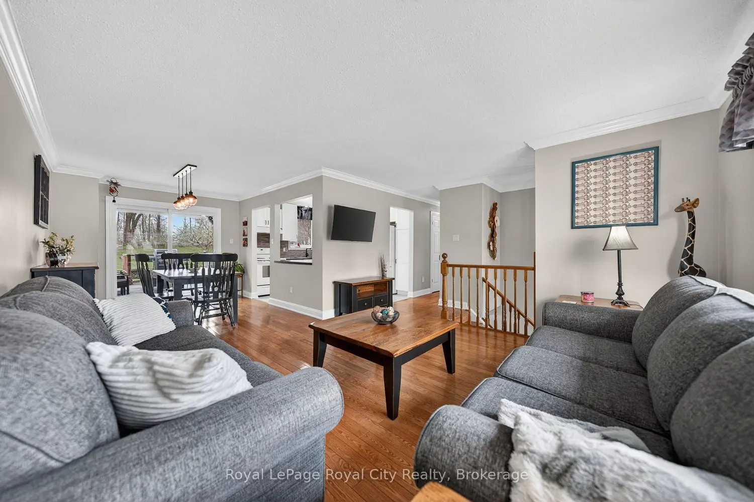 69 Sanderson Drive photo 2