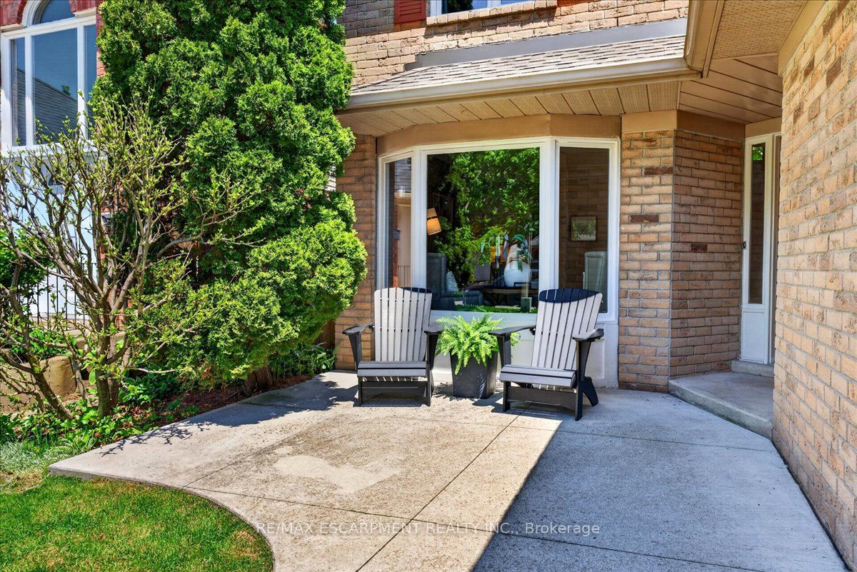 Additional image 3 of 799 Hawkins Crescent, Burlington, ON, L7S 2C2