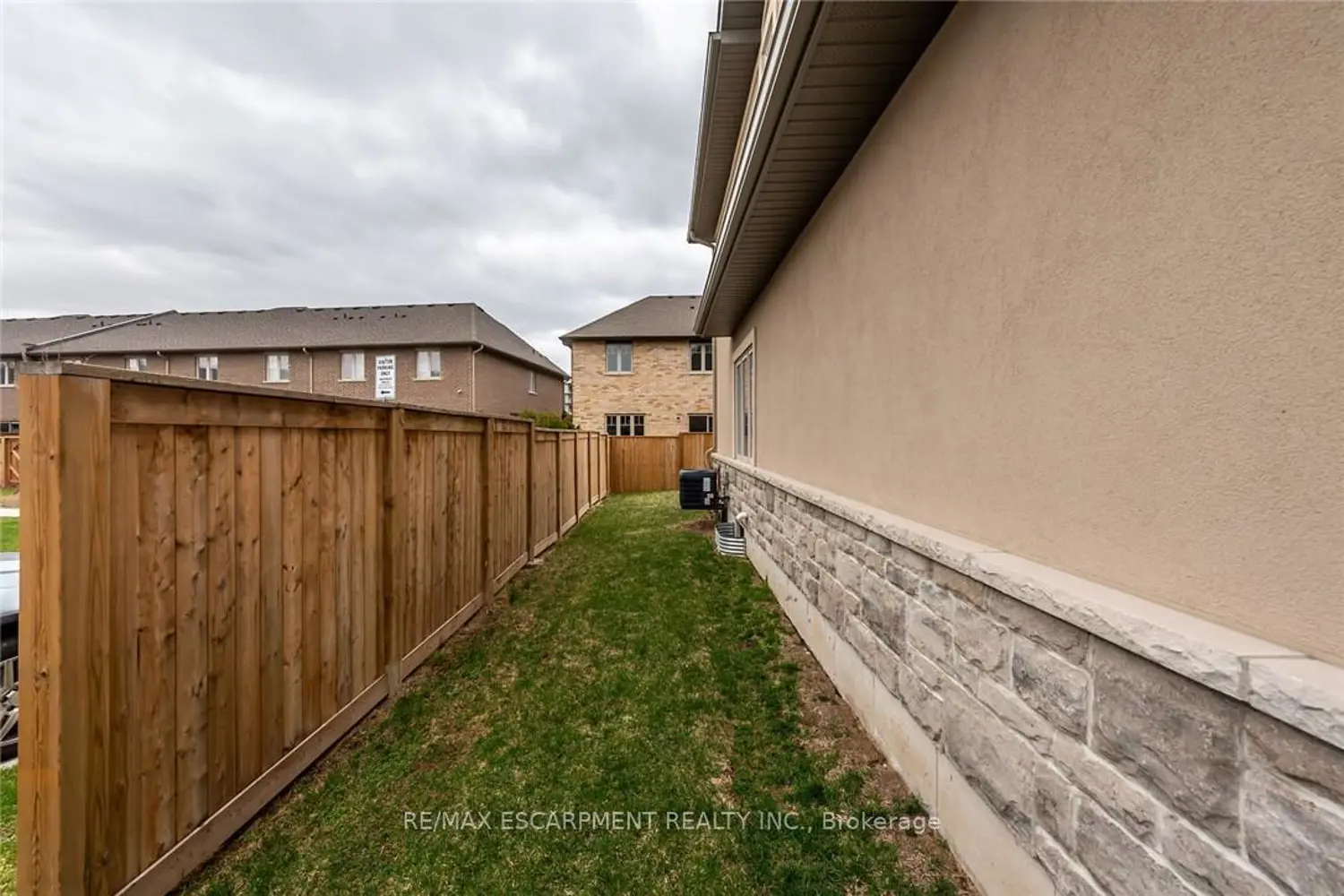 Additional image 17 of 98 Shoreview Place 42