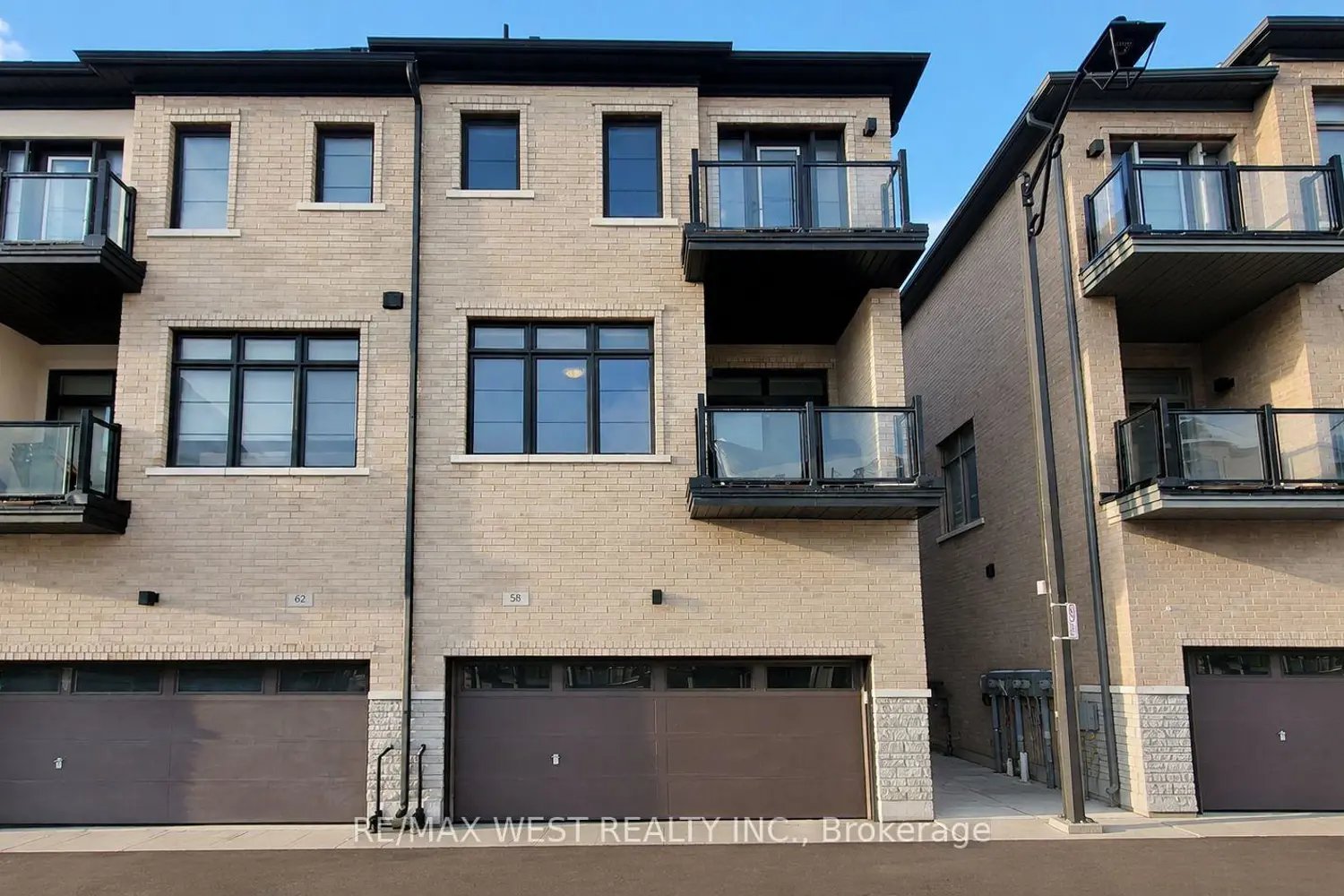 58 De La Roche Drive