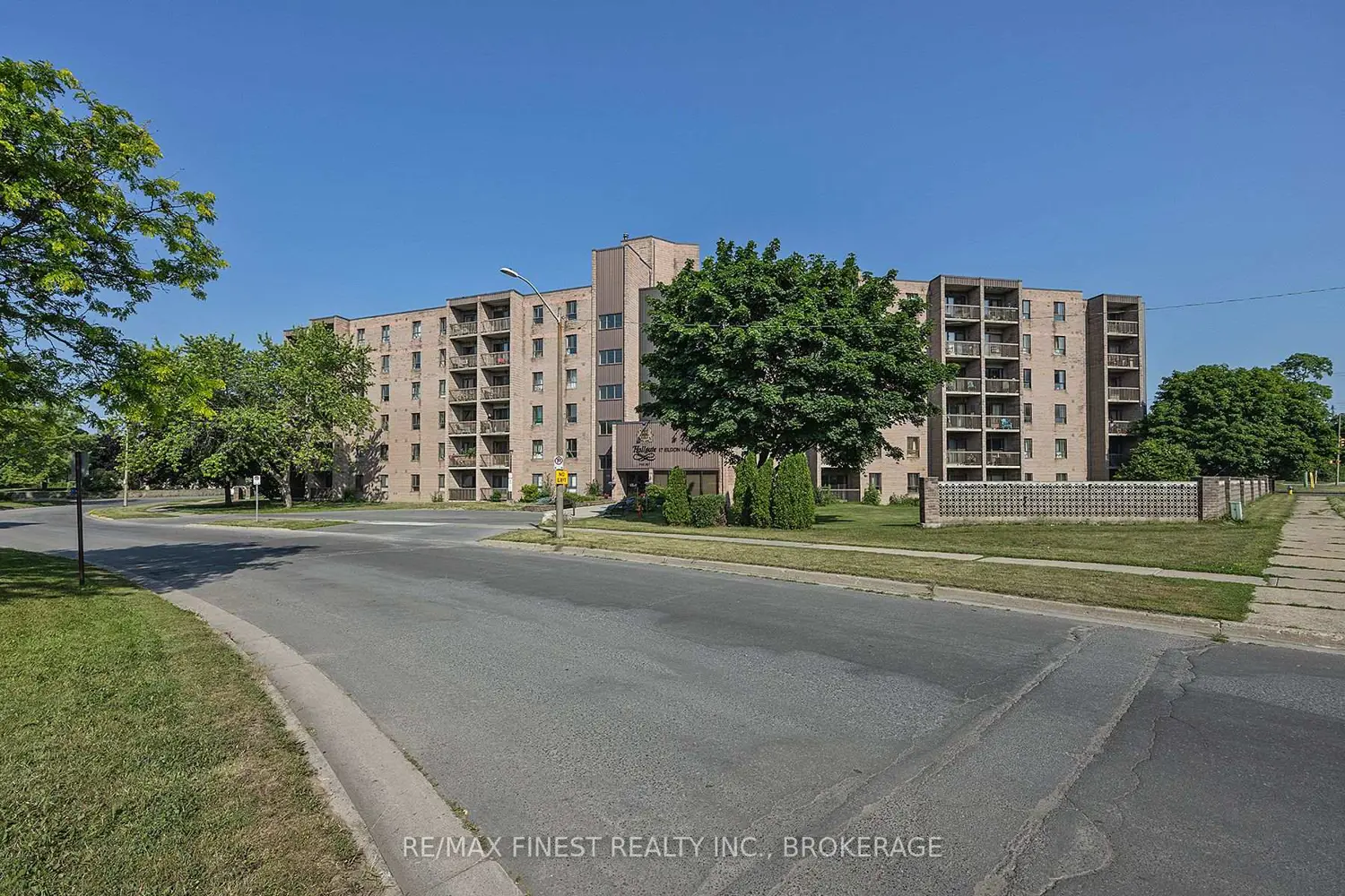 Additional image 2 of 17 Eldon Hall Place 414