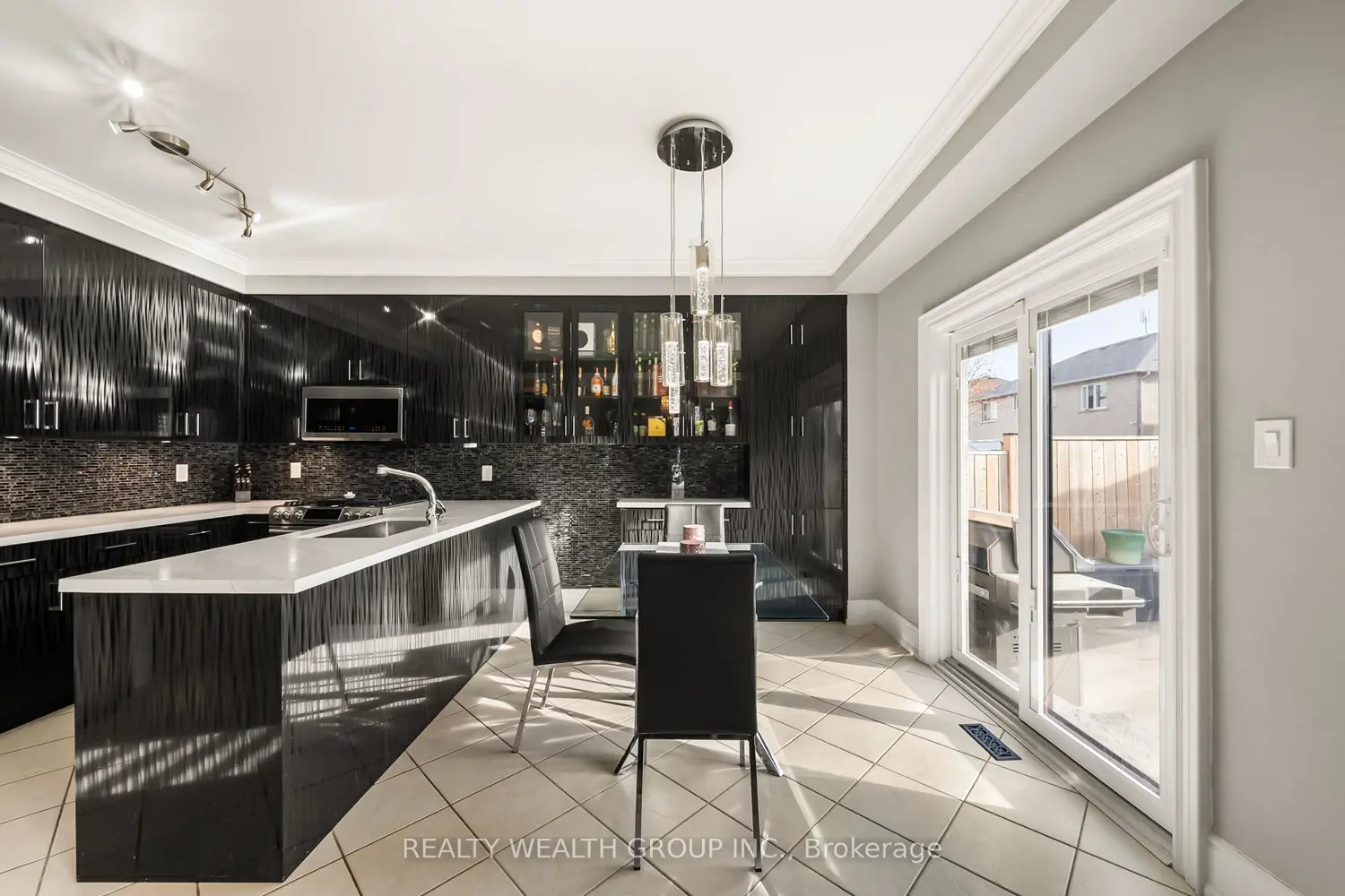 Additional image 9 of 185 Regency View Heights