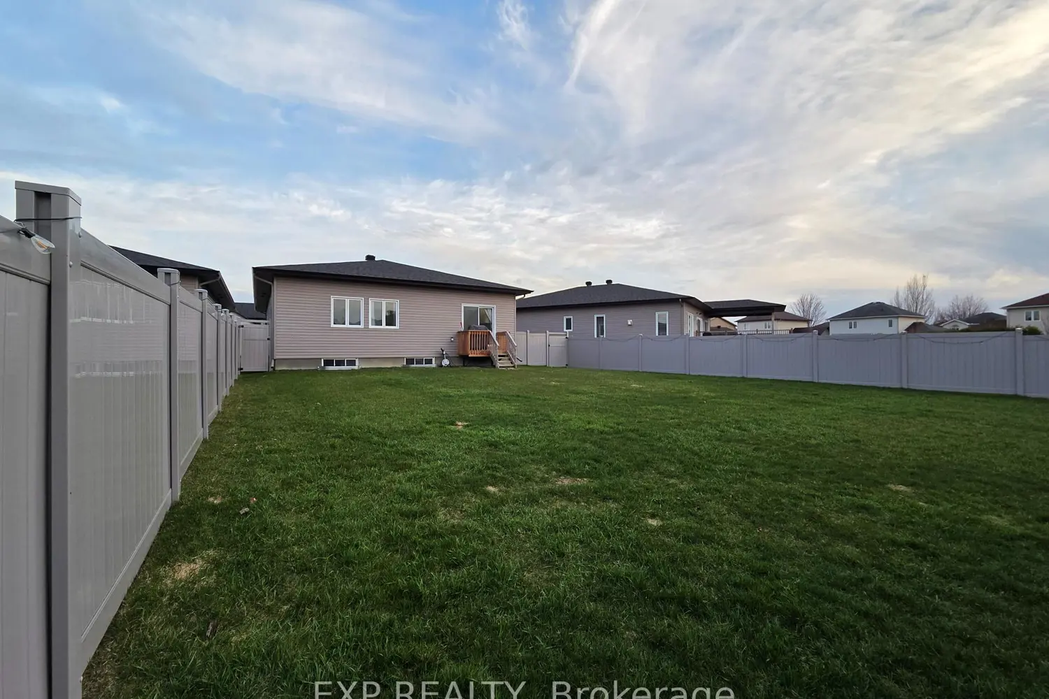 92 Chateauguay Street photo 3