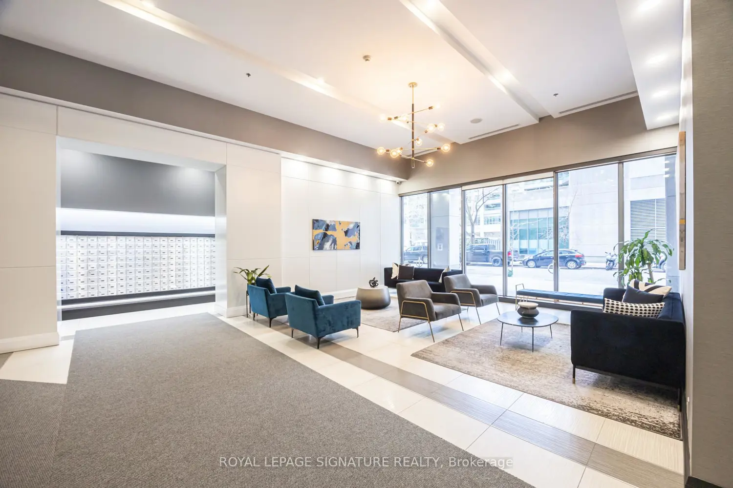 Additional image 3 of 19 Grand Trunk Crescent 2103
