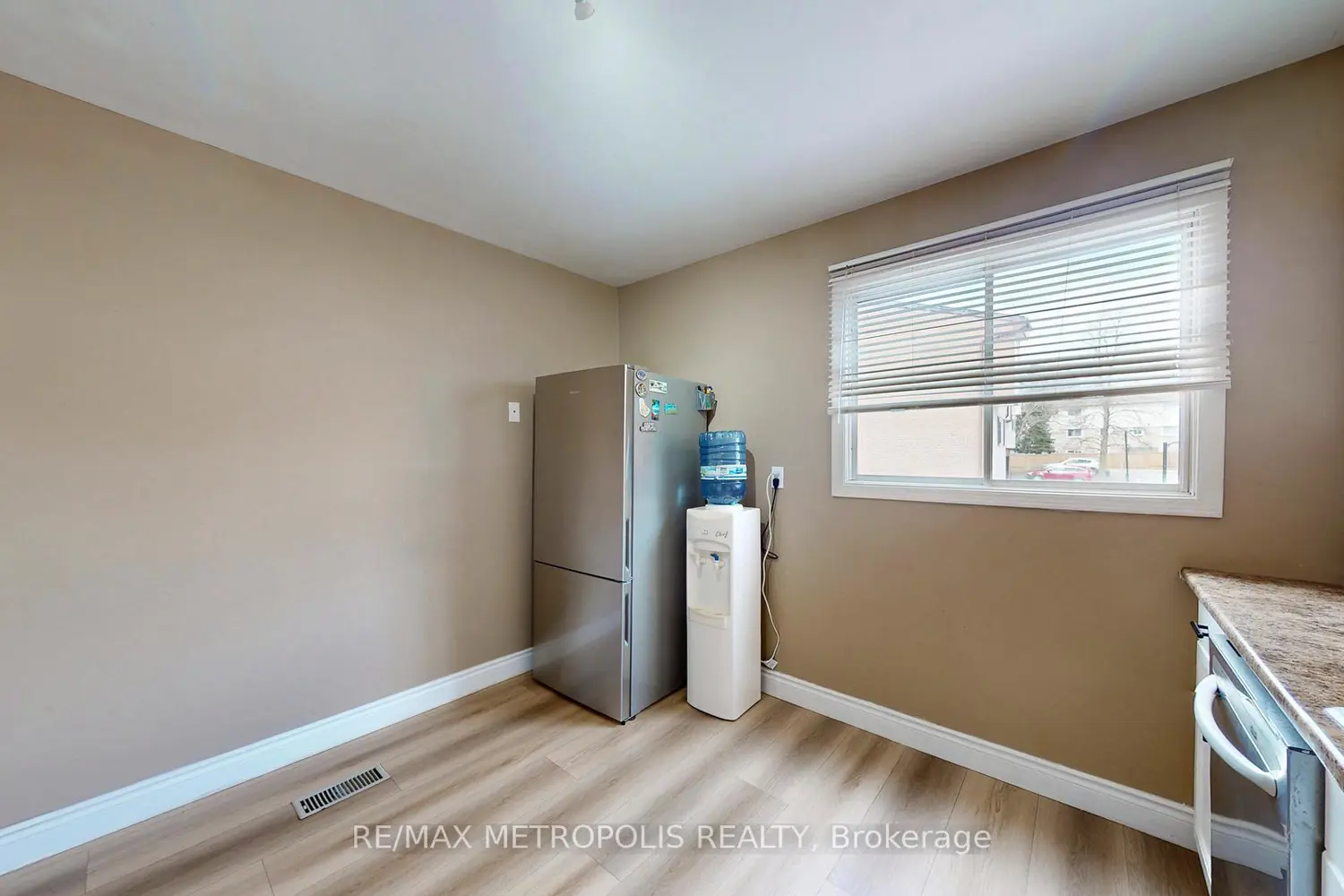 Additional image 6 of 601 Galahad Drive 19