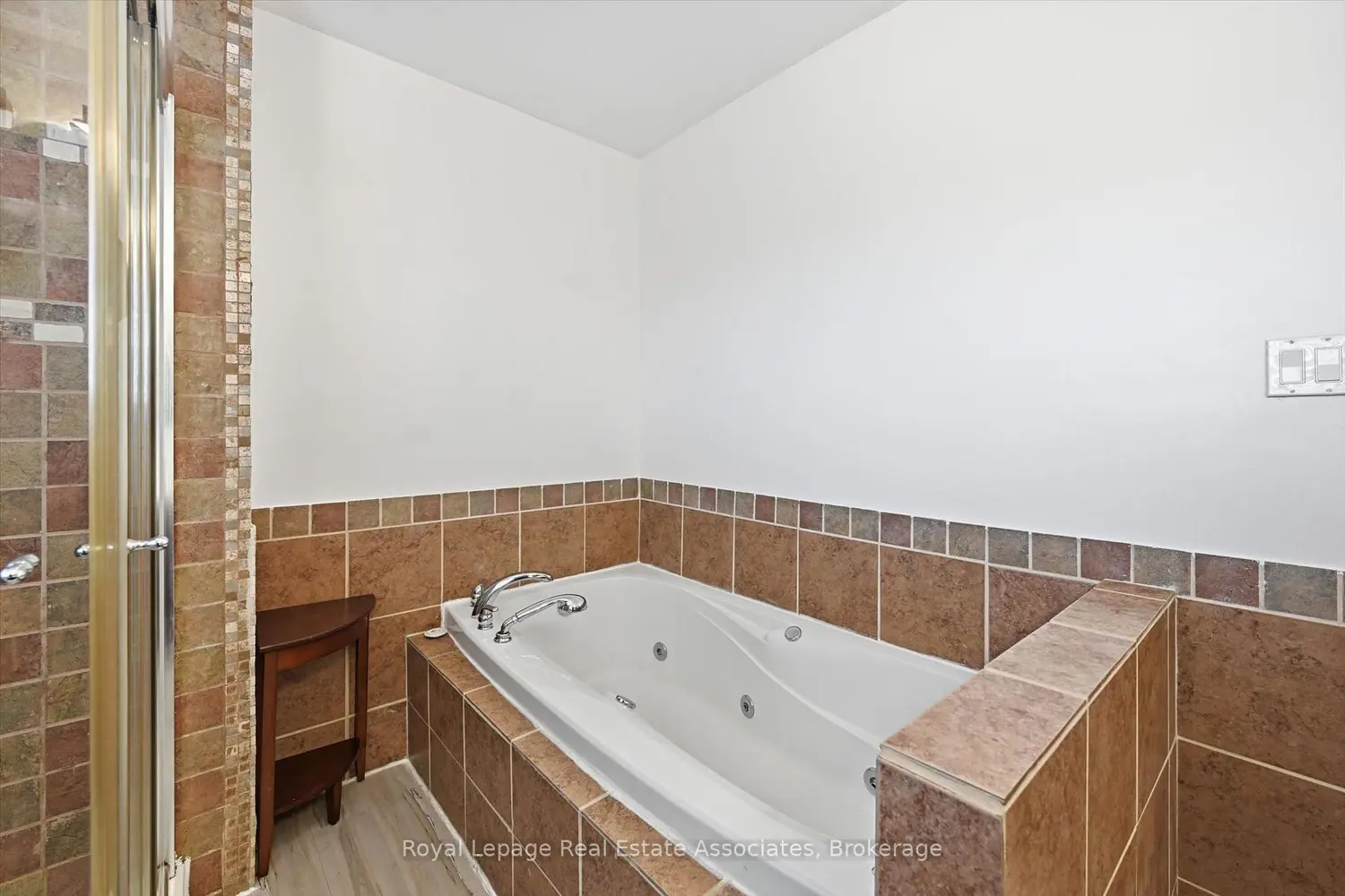 Additional image 10 of 107 Billington Crescent
