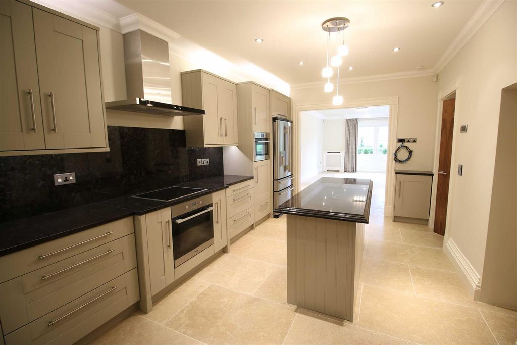 Additional image 8 of 5 bed detached house to rentThe Green, High Coniscliffe, Darlington DL2