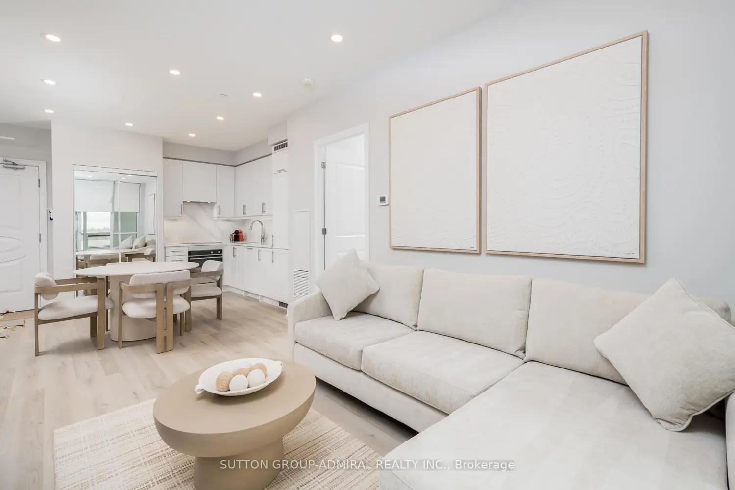 Additional image 8 of 9085 Jane Street 622