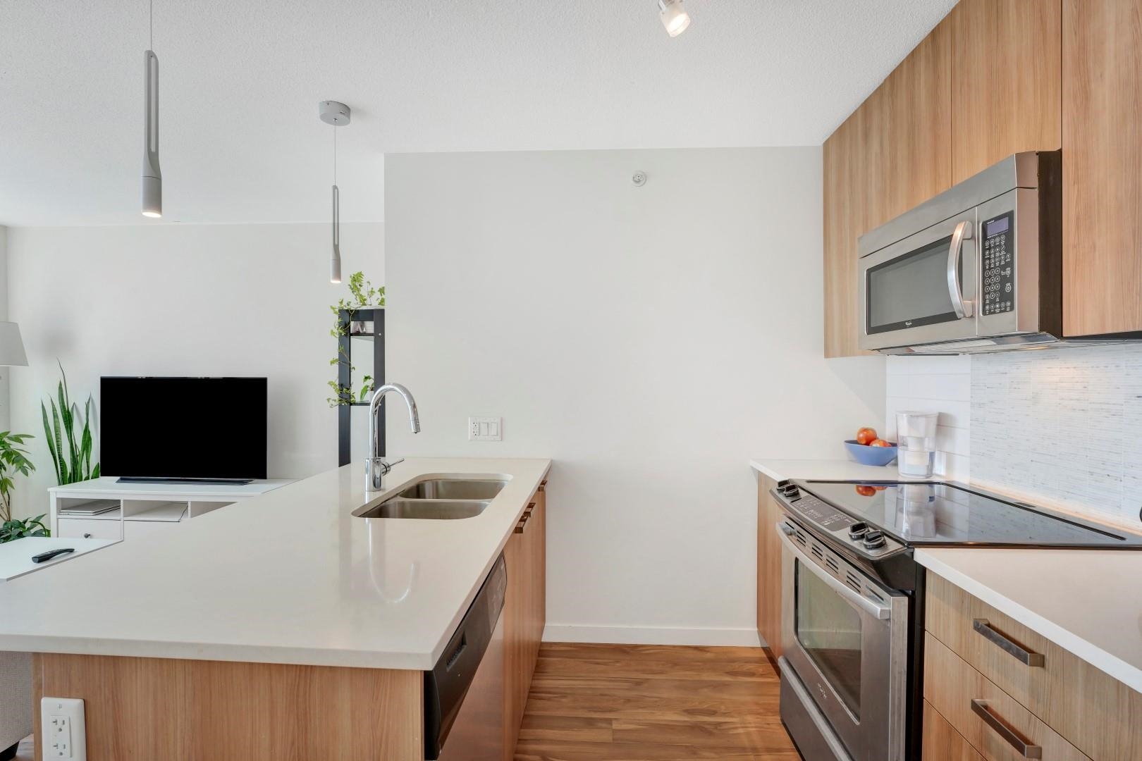 Additional image 4 of 1808-13325 102a Avenue, Surrey, BC, V3T 0J5
