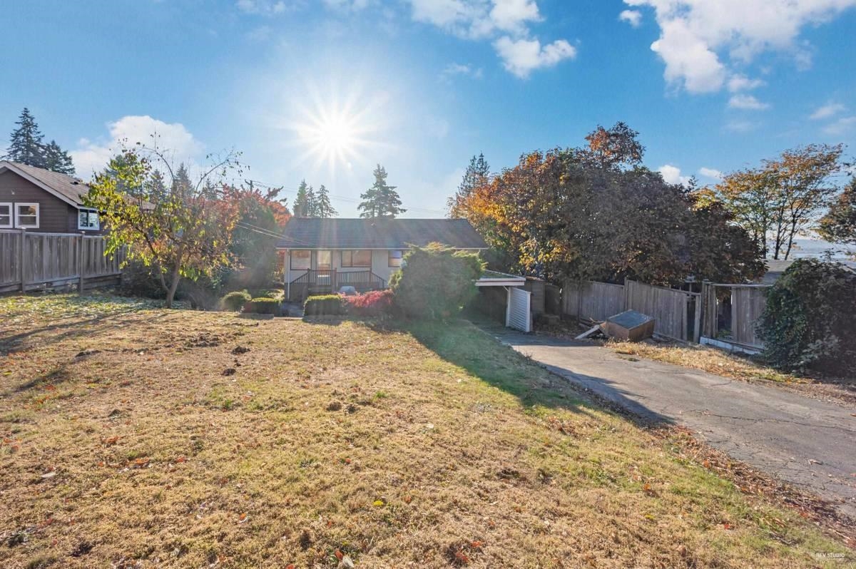 Additional image 2 of 332 Laurentian Crescent, Coquitlam, BC, V3K 1Y1