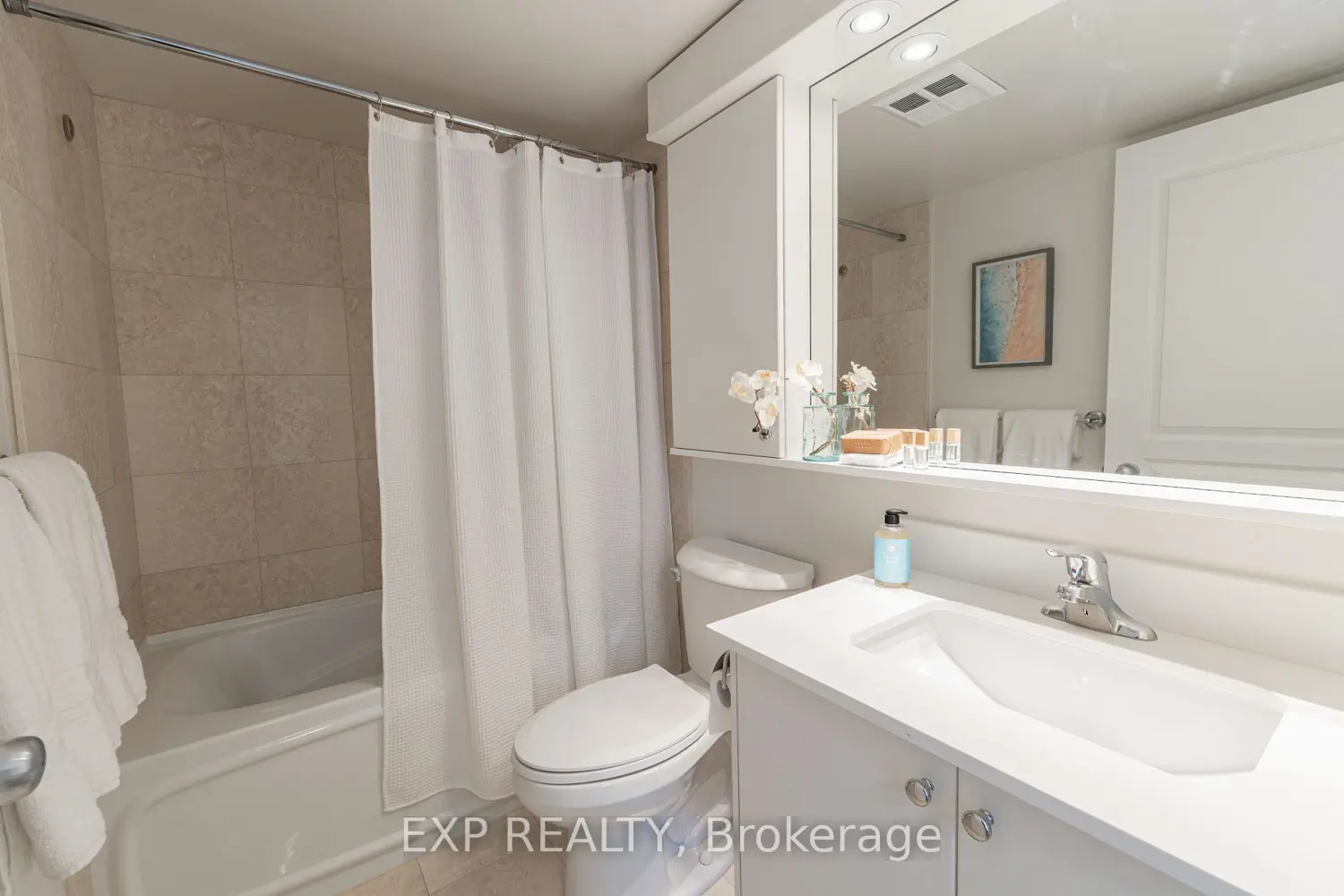 Additional image 11 of 801 Bay Street 1603