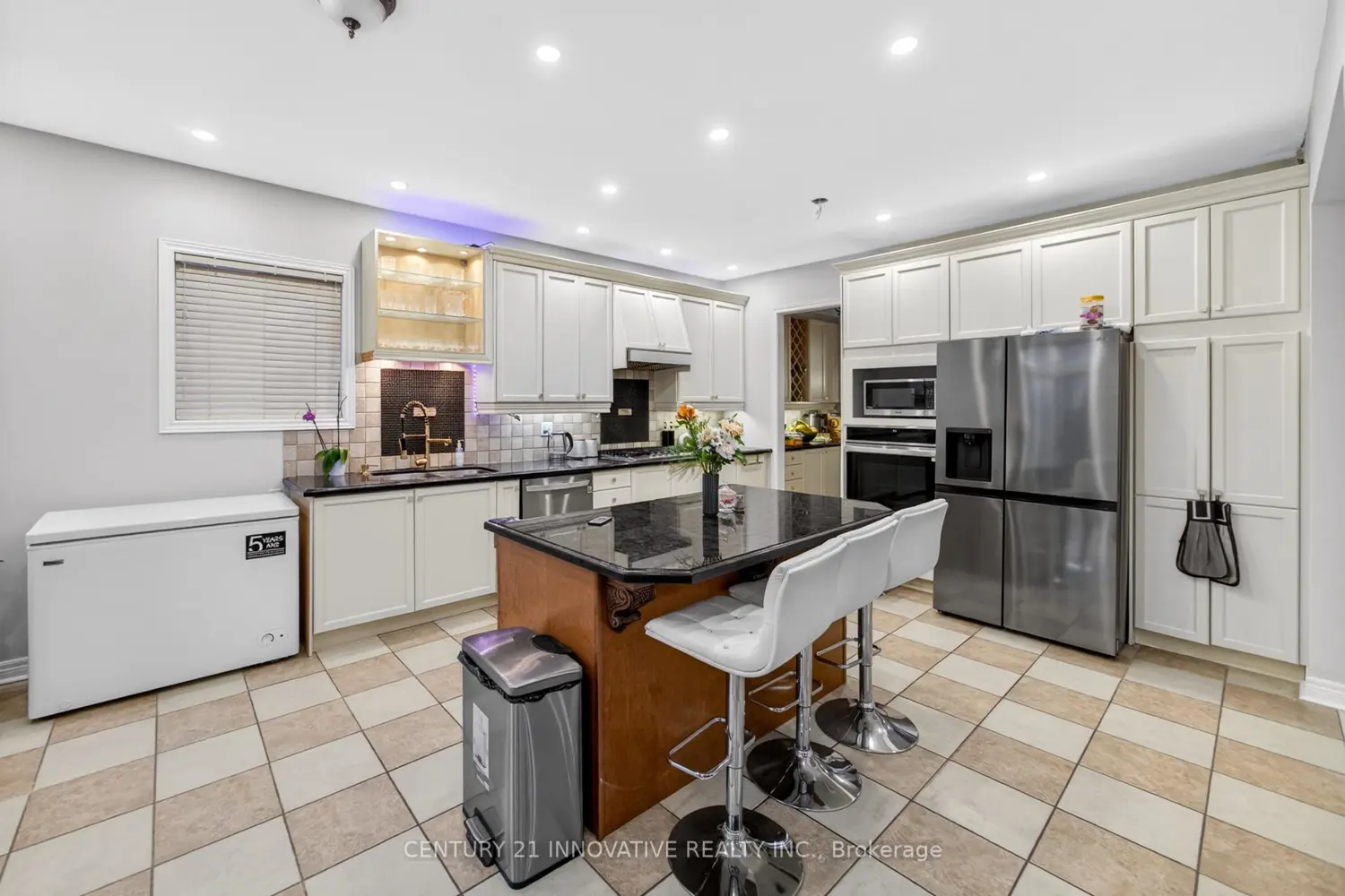 Additional image 7 of 1009 Woodward Avenue