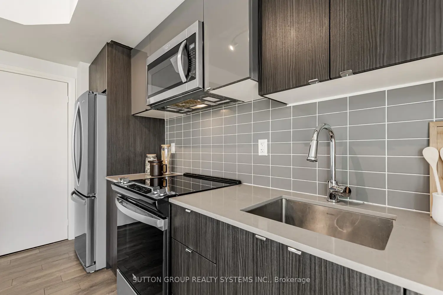 Additional image 8 of 1461 Lawrence Avenue 611