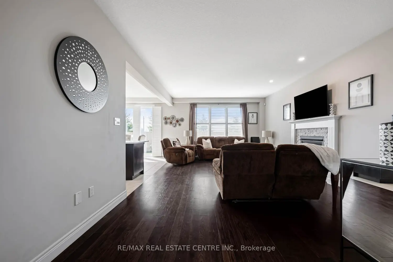 Additional image 3 of 6 Sparrow Crescent