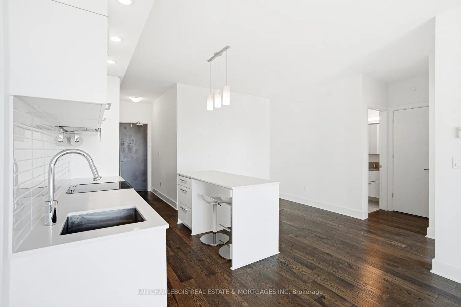 Additional image 8 of 255 Bay Street 1701