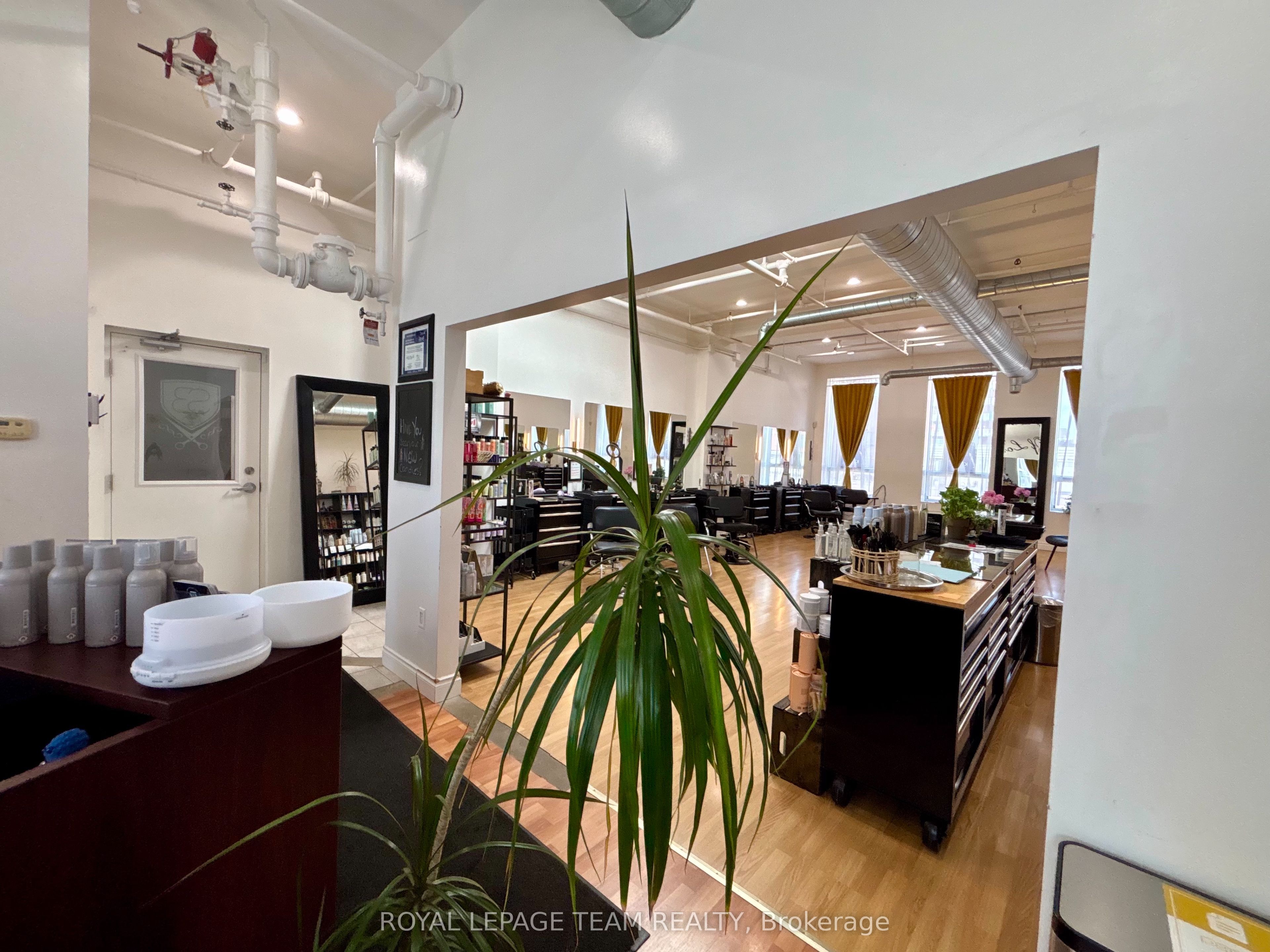 Additional image 5 of 301 Bank Street, Ottawa, ON, K2P 1X7