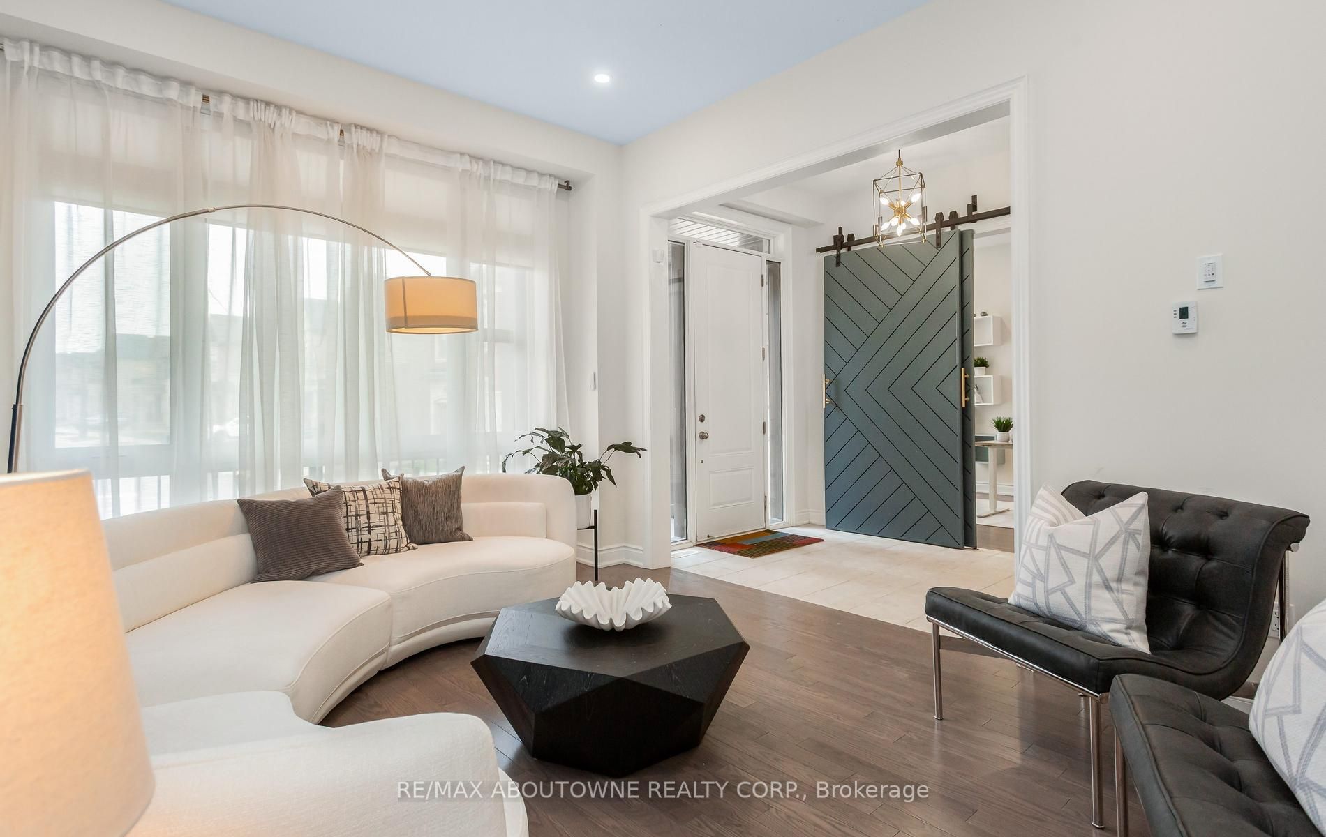 Additional image 6 of (Upper)-3294 Millicent Avenue, Oakville, ON, L6H 0V9