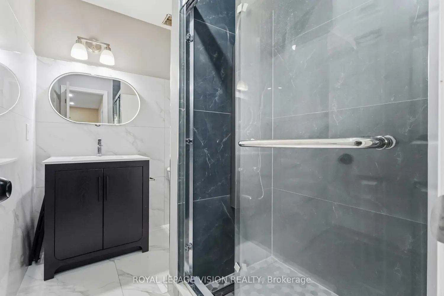 Additional image 8 of 1815 Dalhousie Crescent