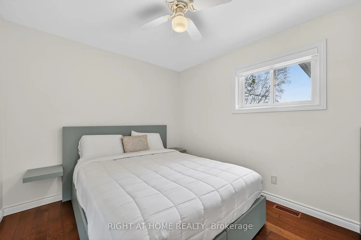 442 Silver Birch Drive photo 3