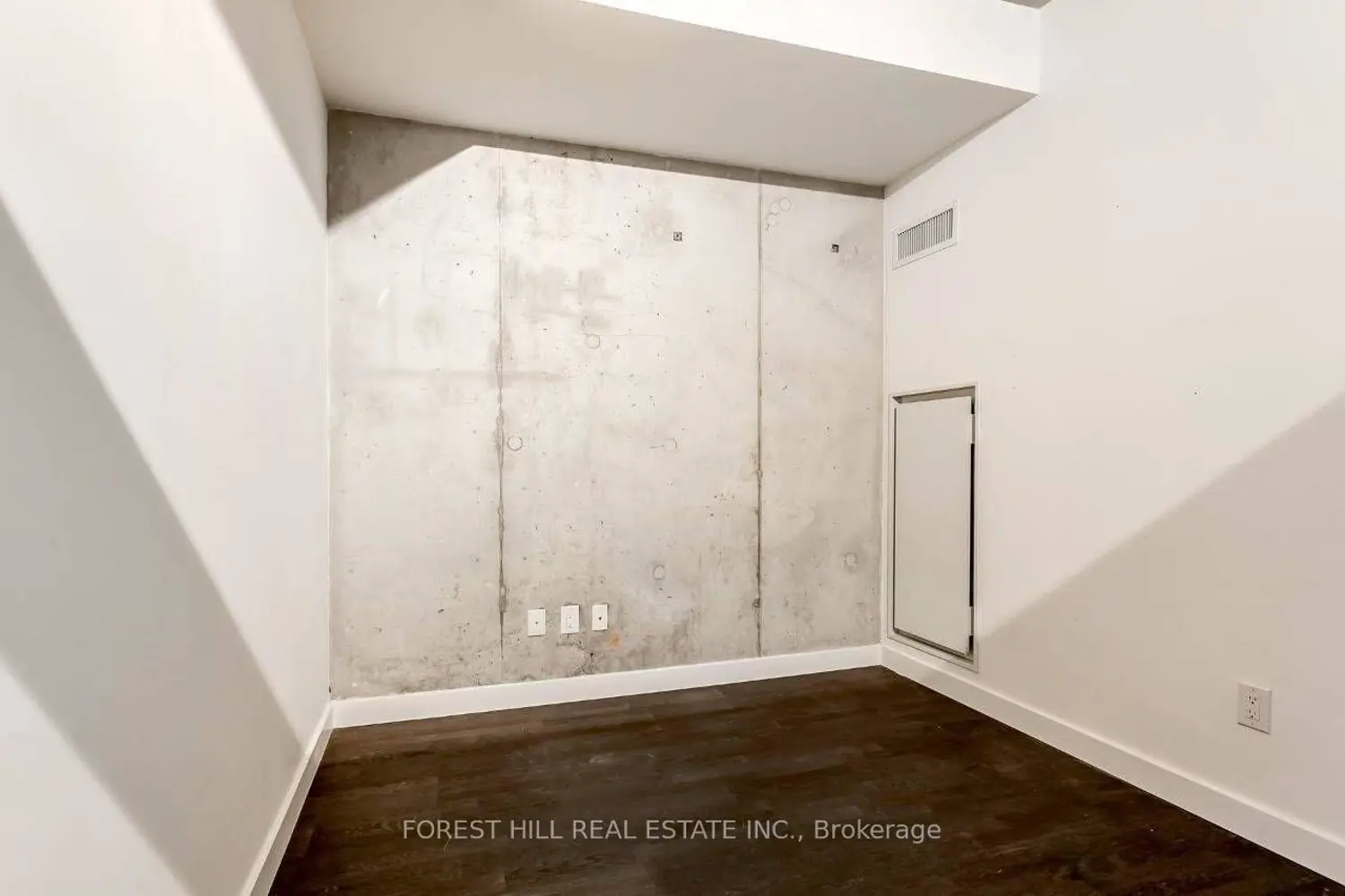 Additional image 11 of 246 Logan Avenue 212