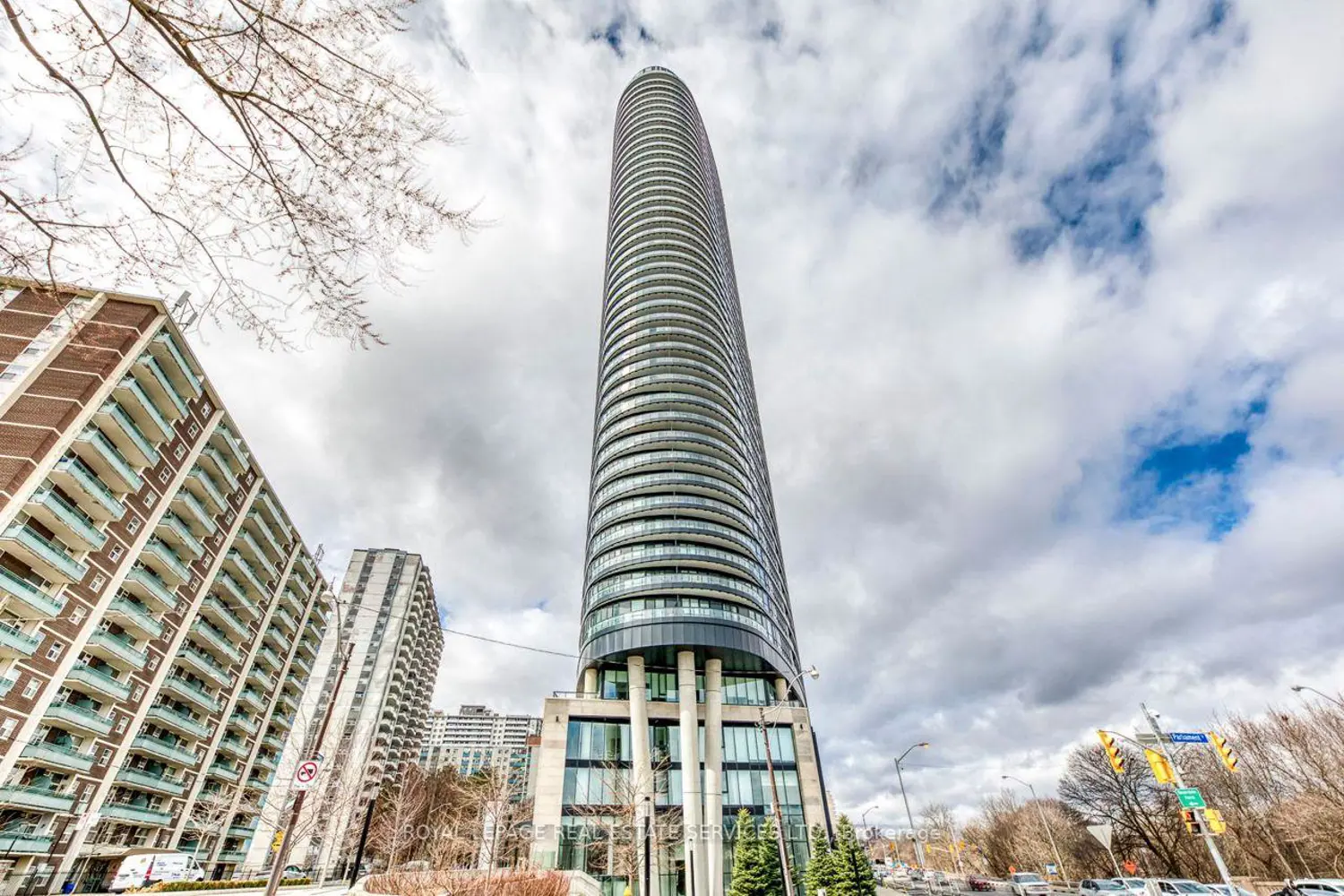 585 Bloor Street 1320