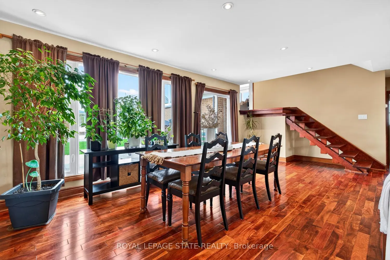 Additional image 4 of 380 East 37Th Street