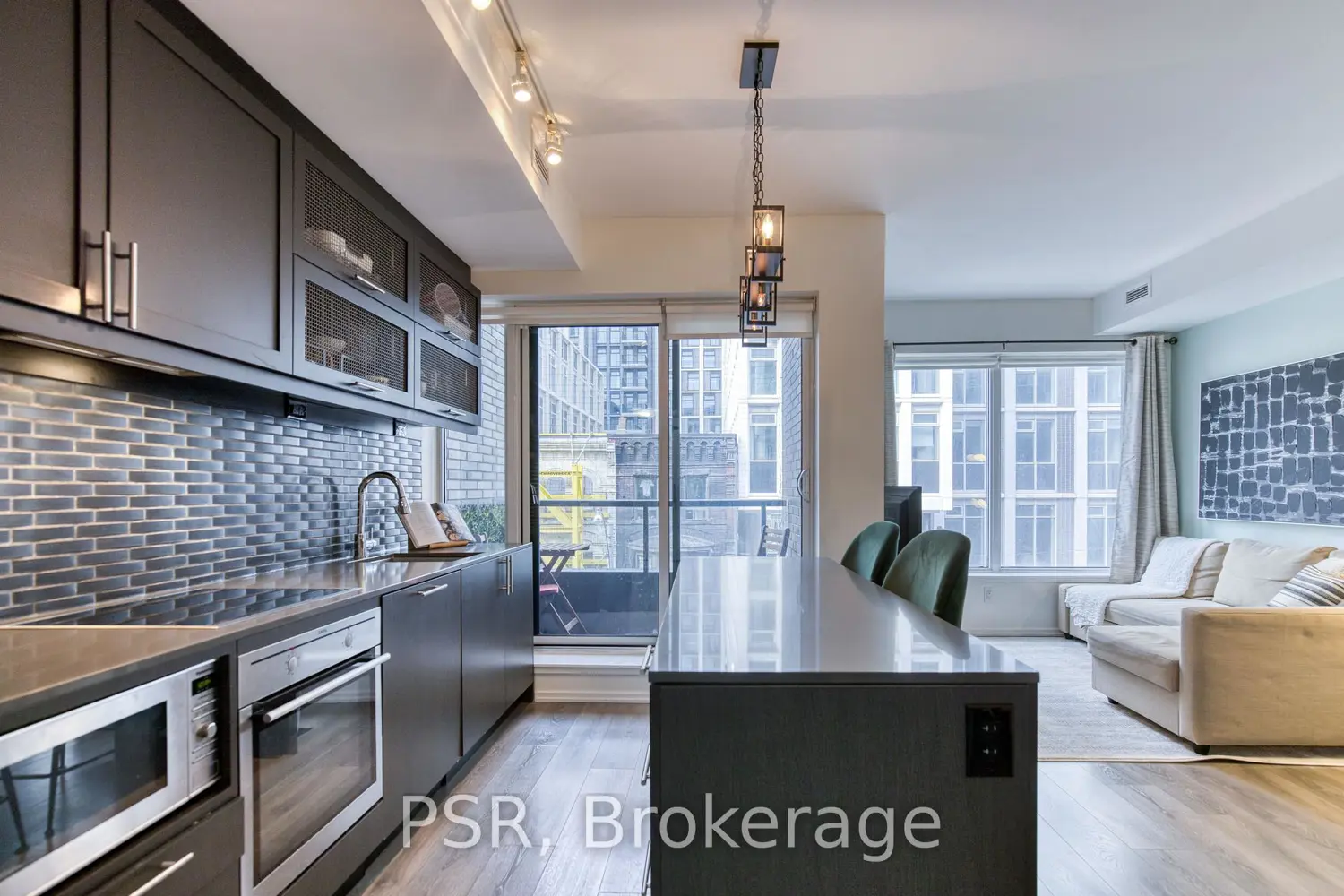 783 Bathurst Street 321