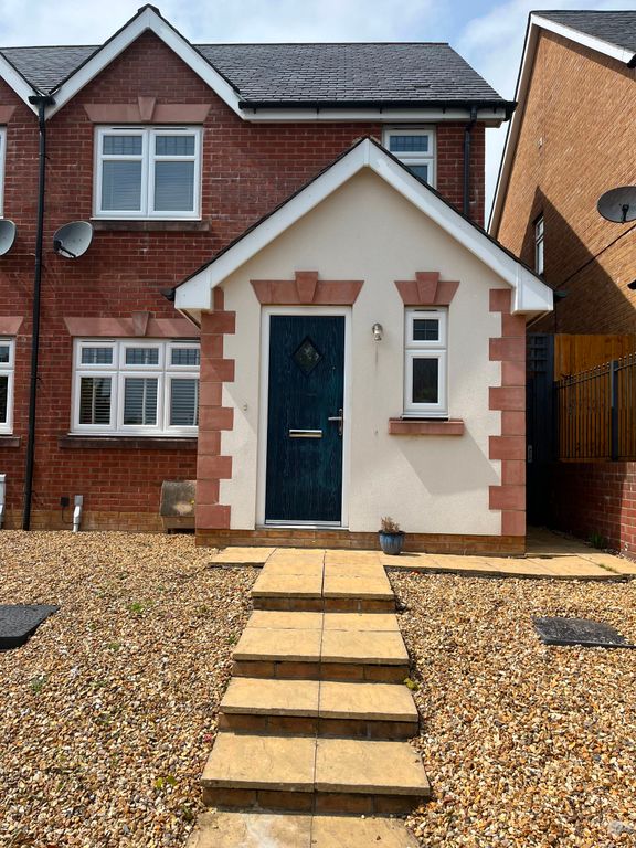 3 bed semi-detached house to rent2 Gwel Y Llan, Caernarfon LL55
