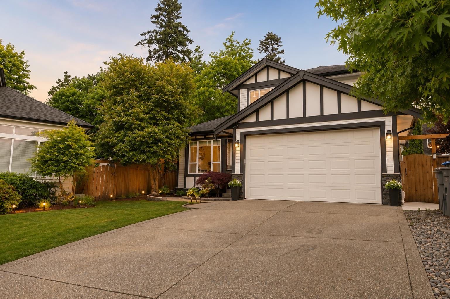 6928 182a Street, Surrey, BC, V3S 9H4