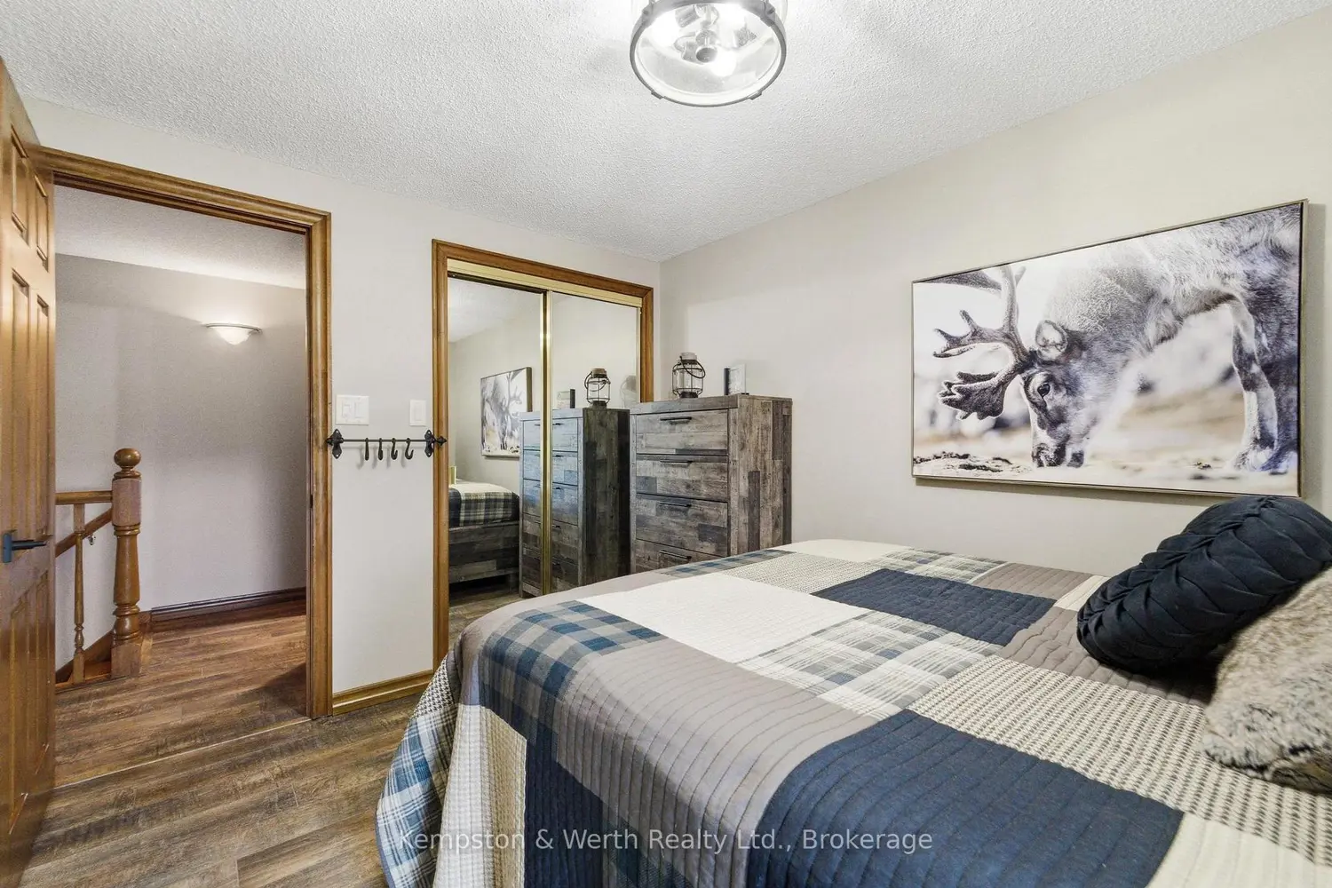 Additional image 7 of 890 Perkin Crescent