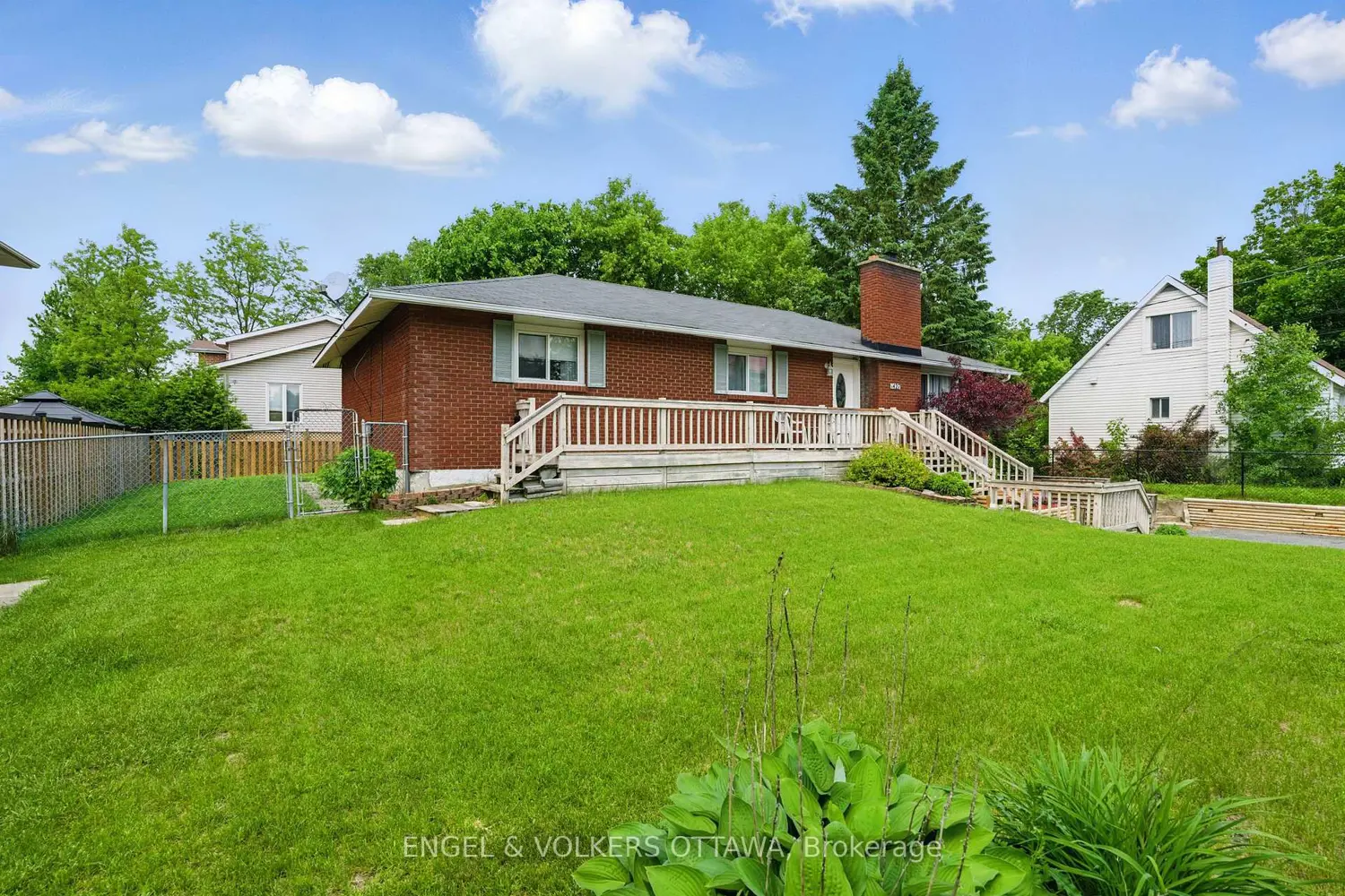 1427 Rosebella Avenue photo 2