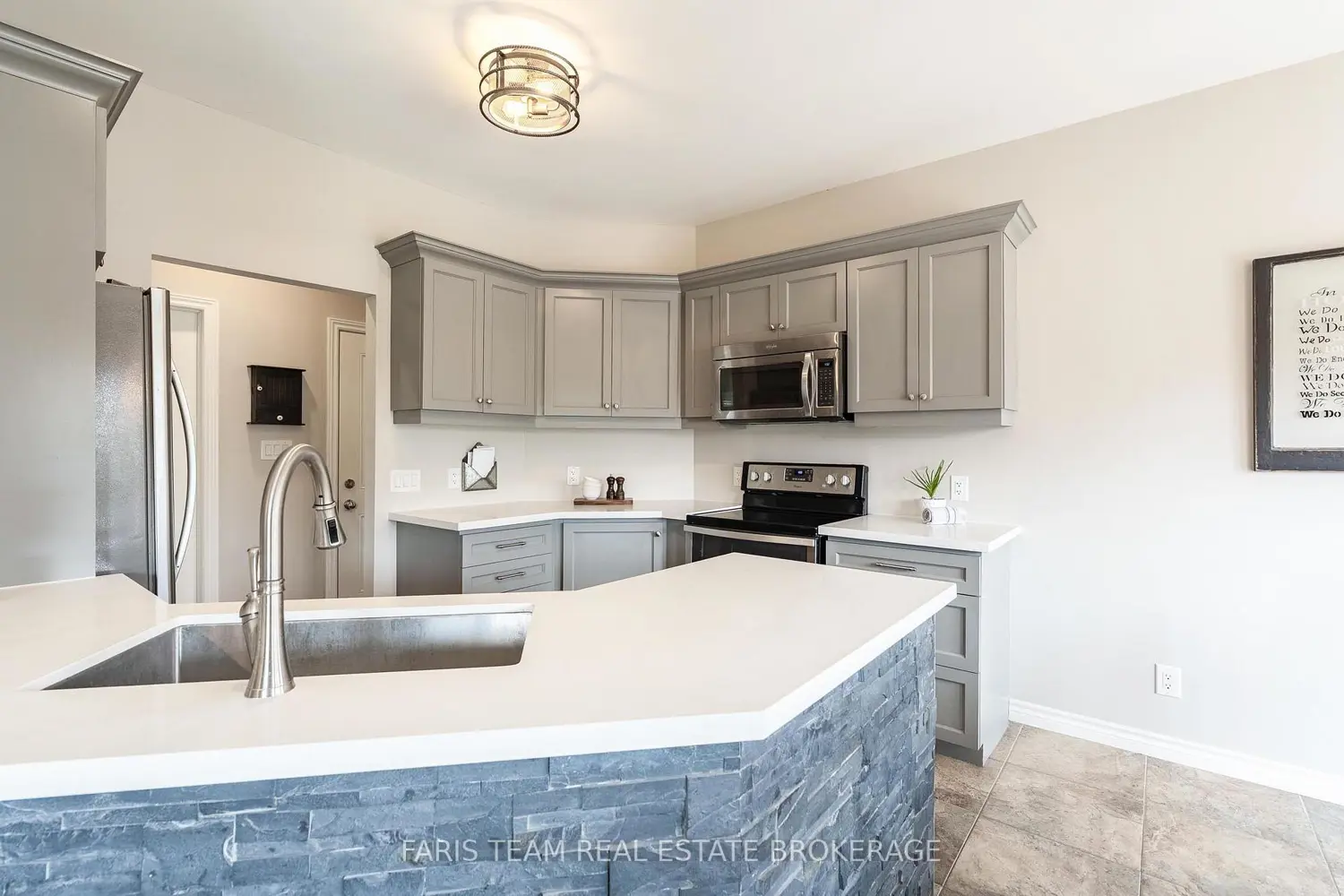 53 Boyd Crescent photo 2