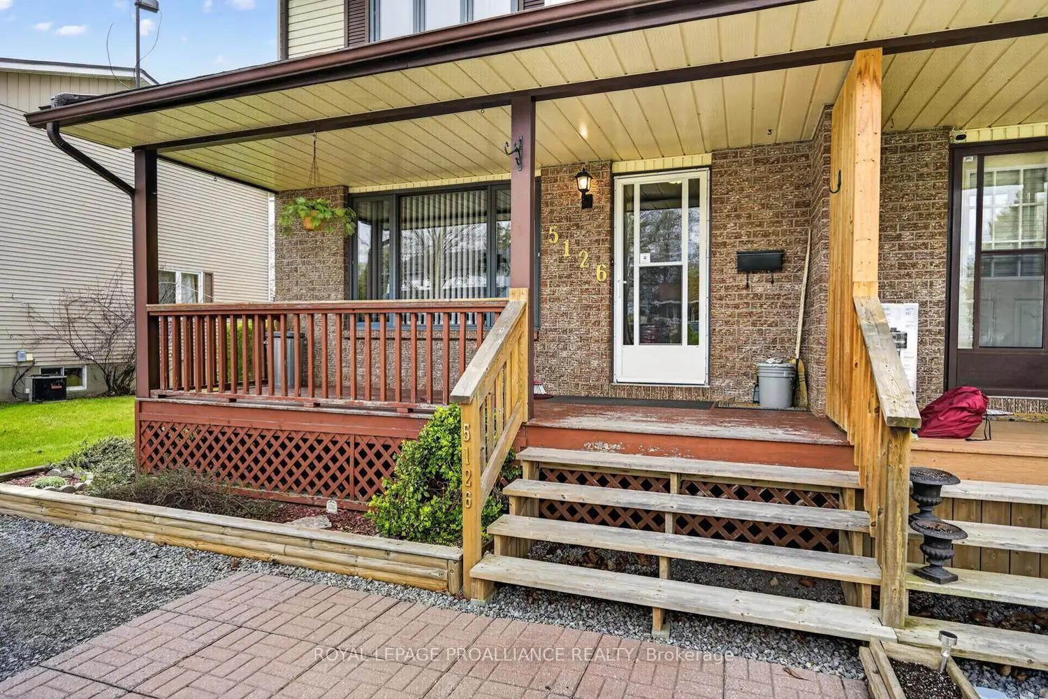 5126 Meadowland Drive photo 2