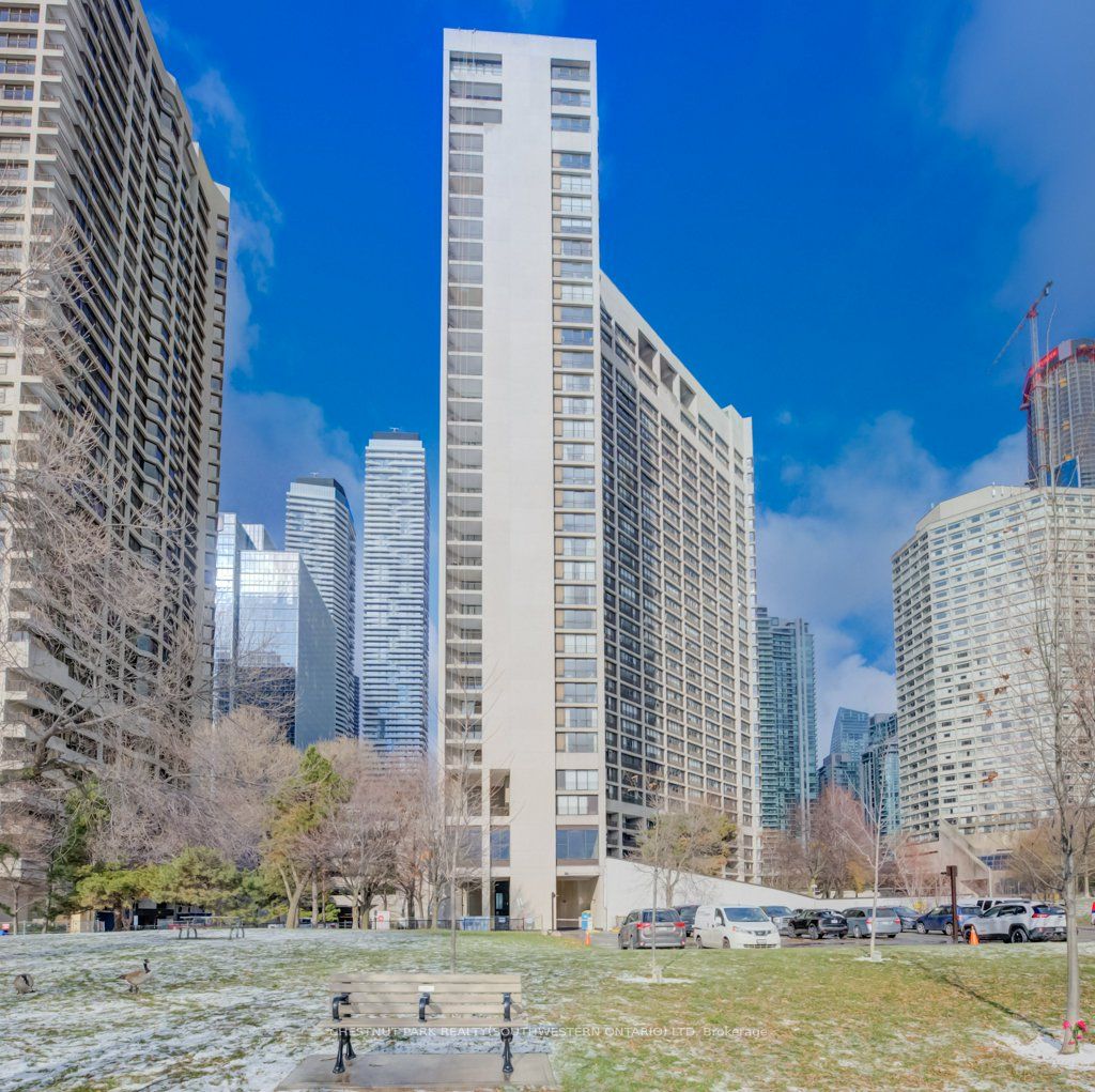 Additional image 2 of 1017-33 Harbour Square, Toronto, ON, M5J 2G2