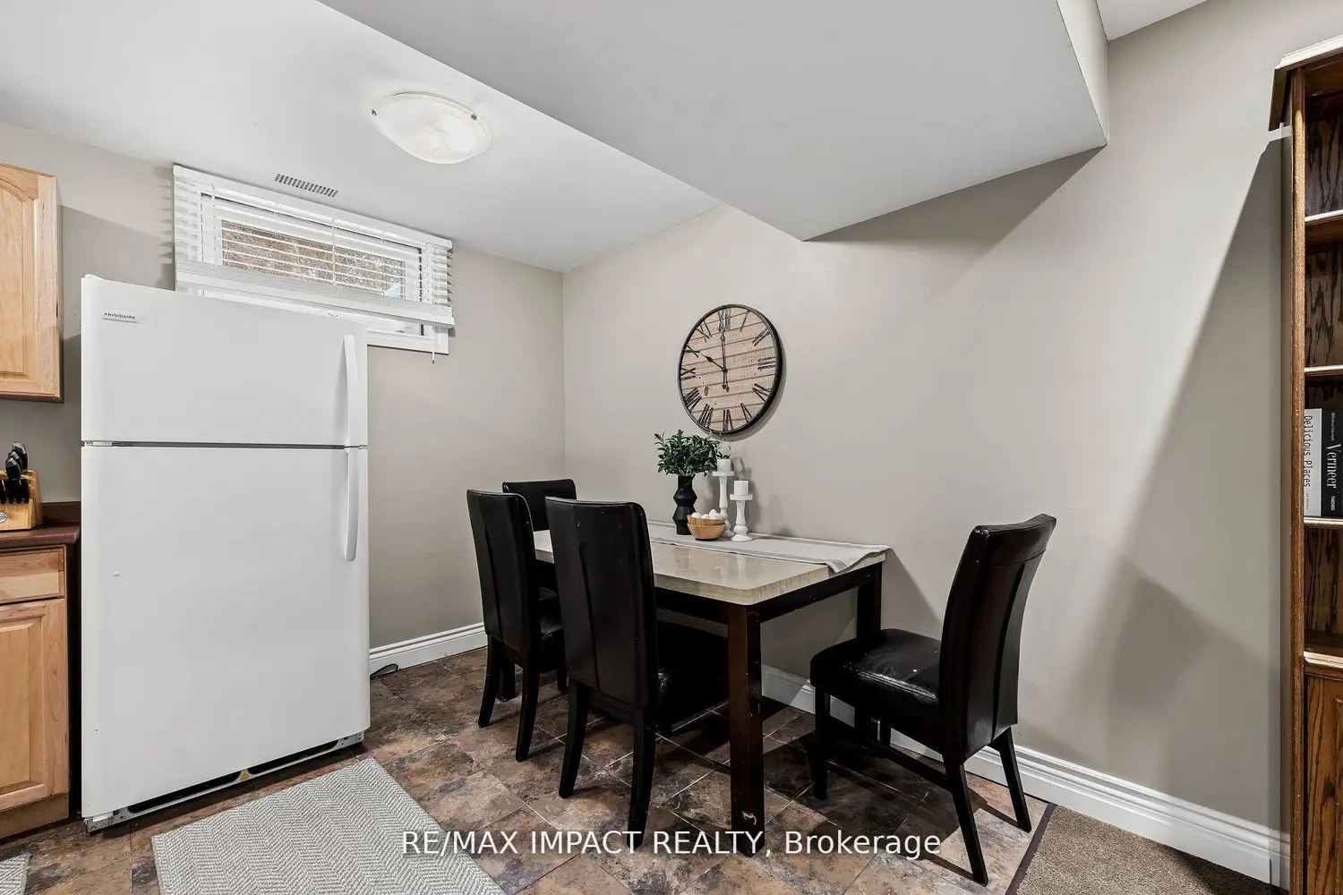 Additional image 17 of 1158 Weller Street