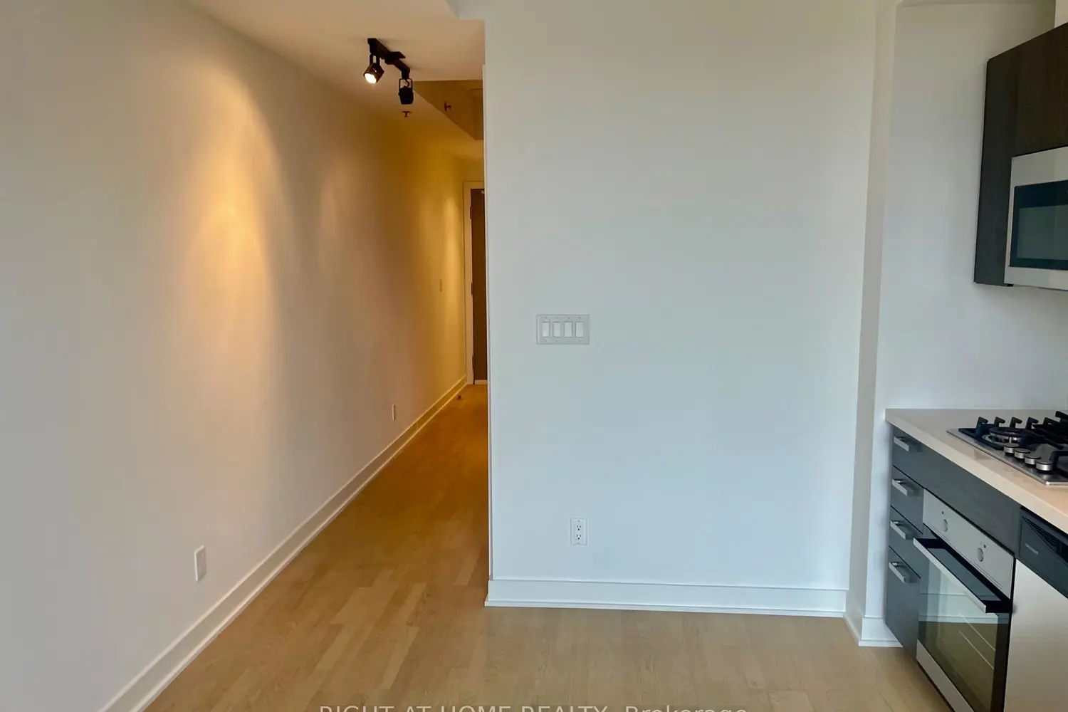 Additional image 8 of 203 Catherine Street 705