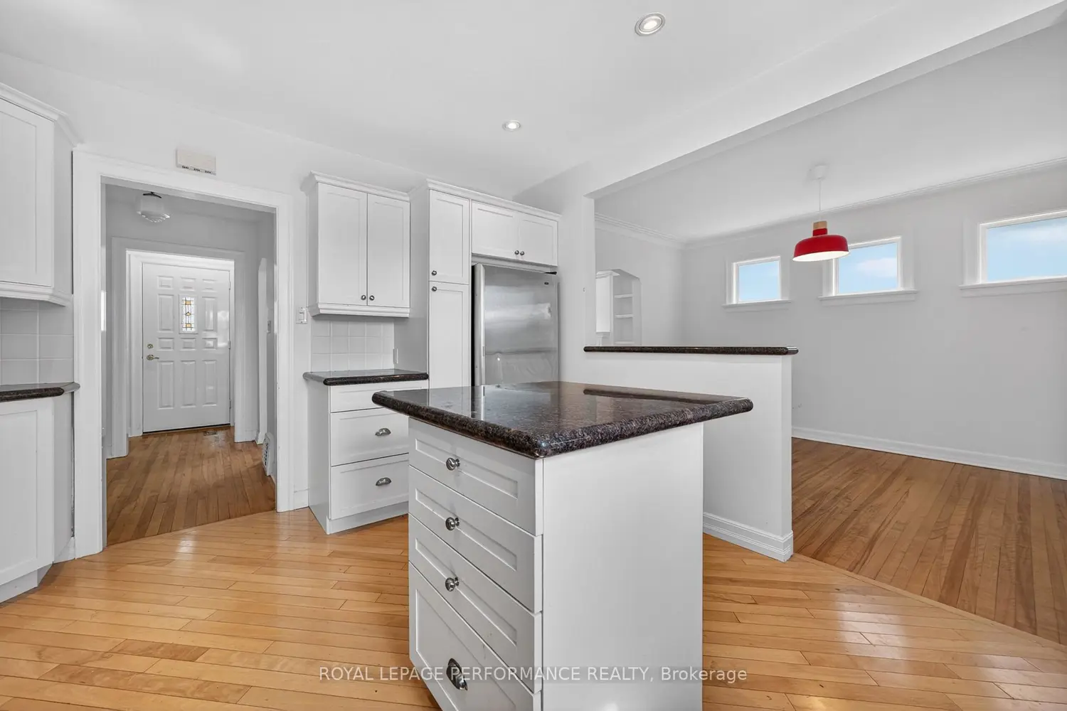 318 Duncairn Avenue photo 3