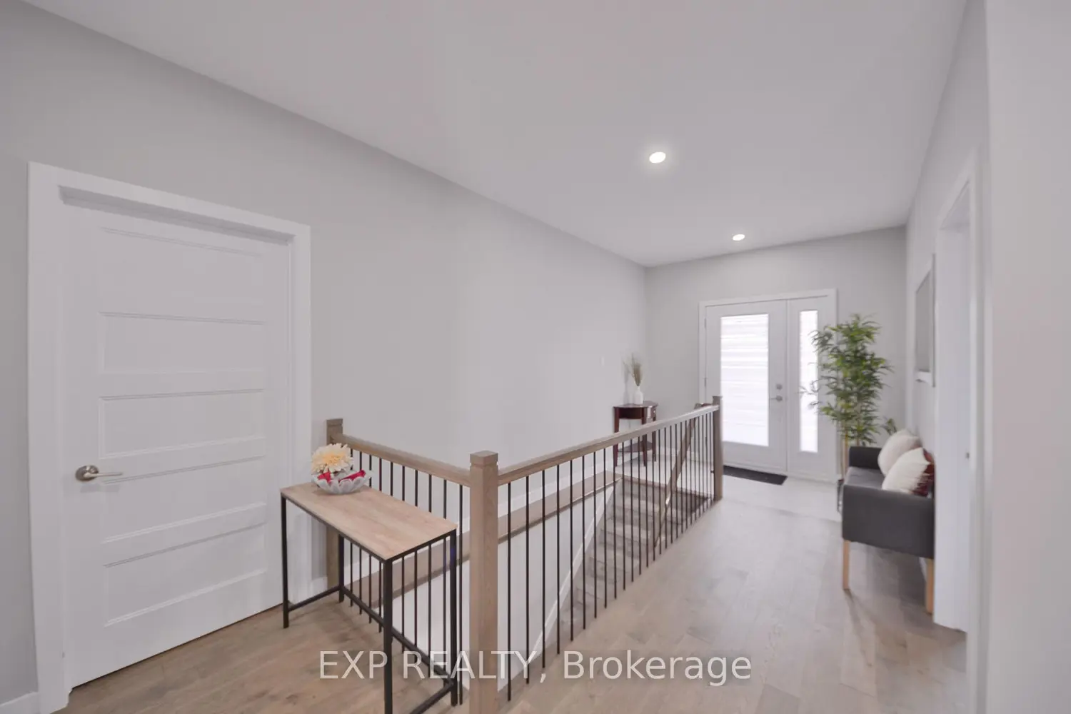 92 Chateauguay Street photo 4