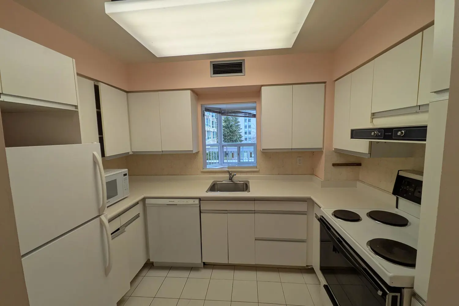 Additional image 4 of 11 Thorncliffe Park Drive 202