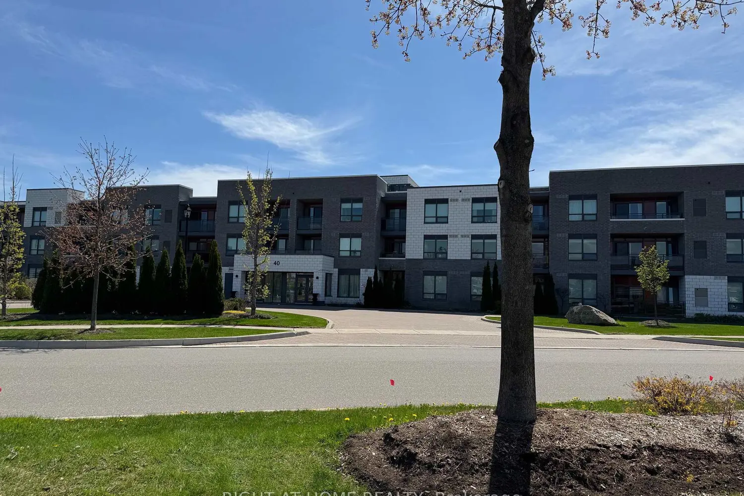 40 Via Rosedale Way 307