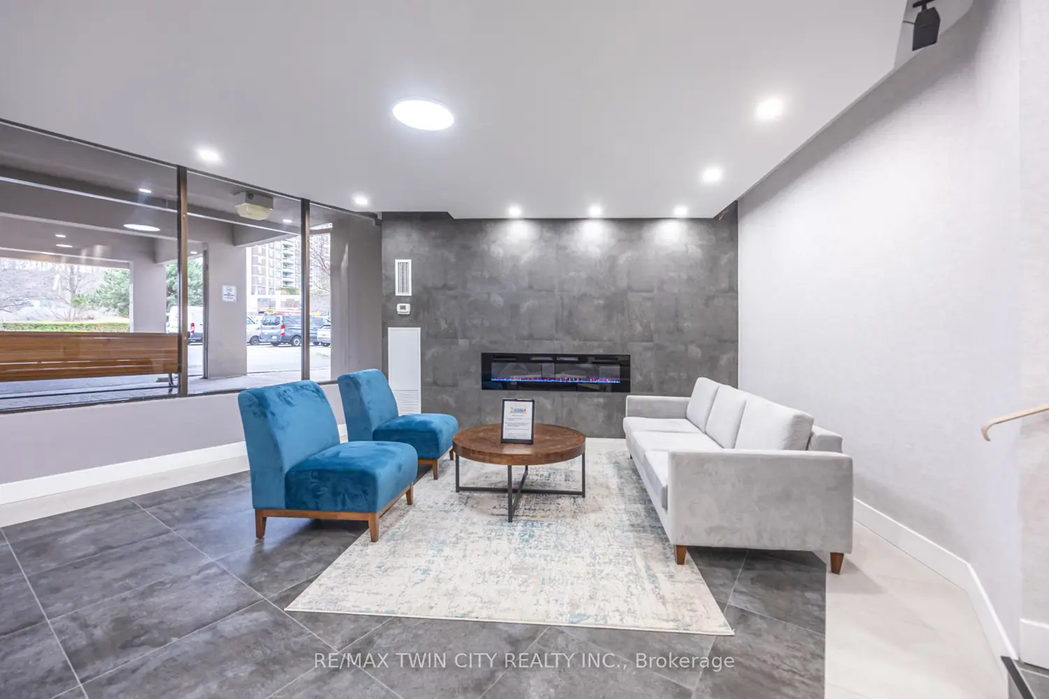 Additional image 3 of 20 Edgecliff Golfway #304