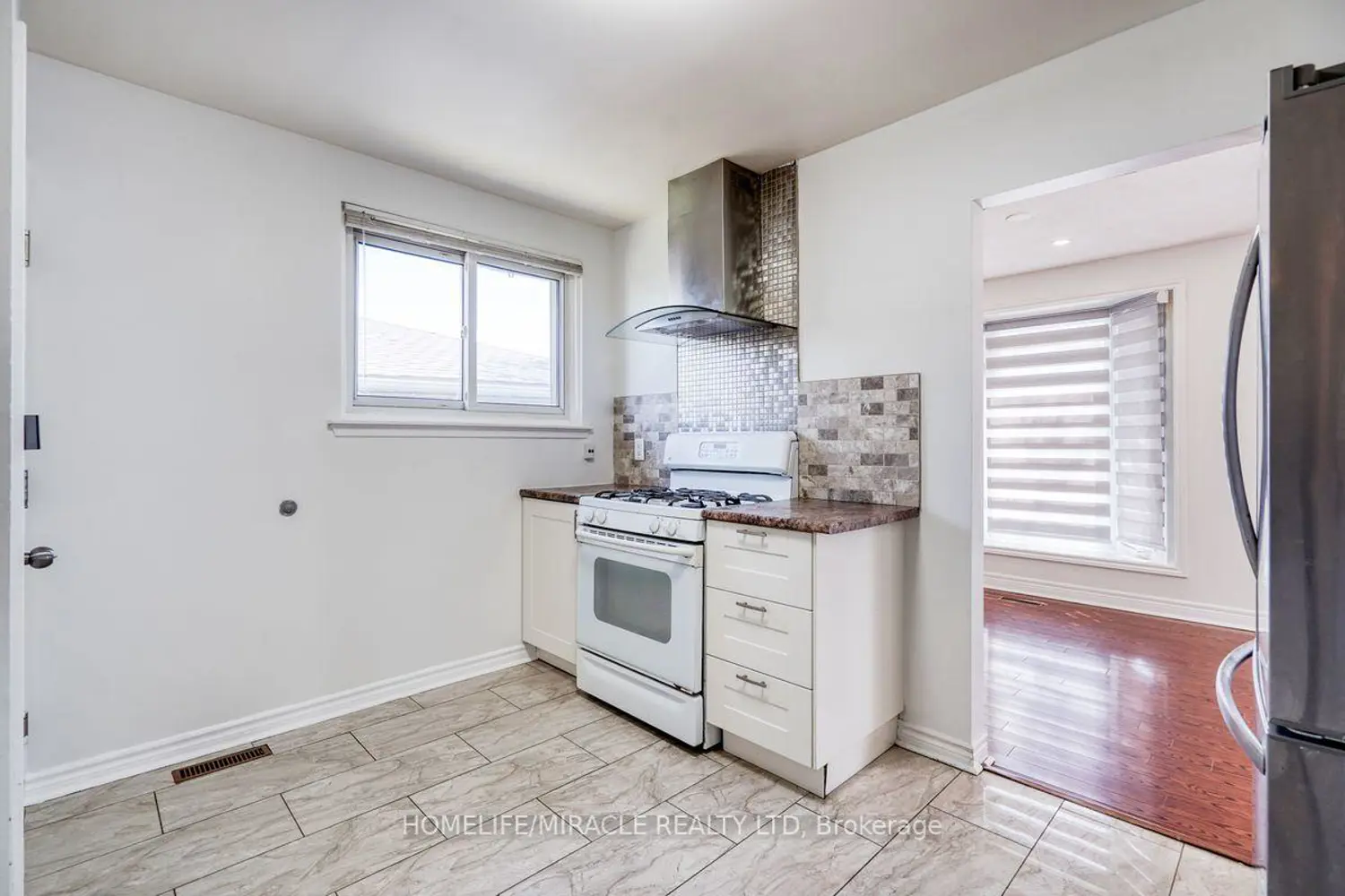 Additional image 7 of 40 Reigate Avenue