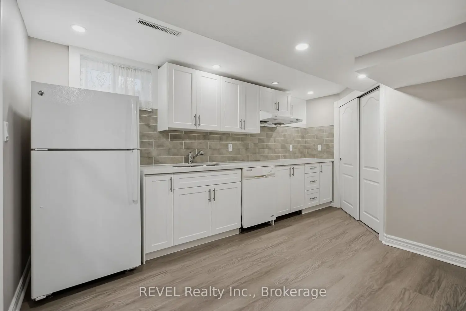 Additional image 12 of 8 Fernwood Terrace